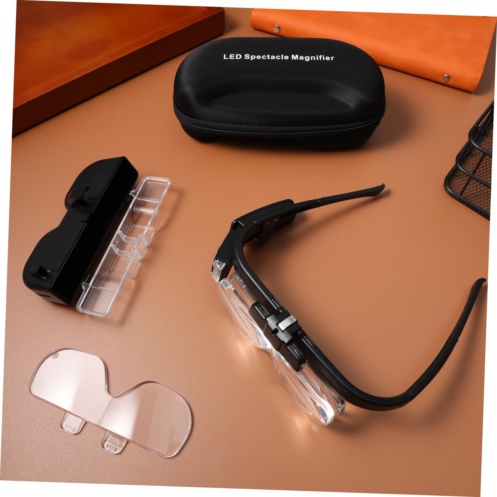 Angoily Occhiali con Lente D’ingrandimento LED Ricaricabili, Mani Libere, Comodi da Indossare, per Lettura e Modellismo, con Cavo USB