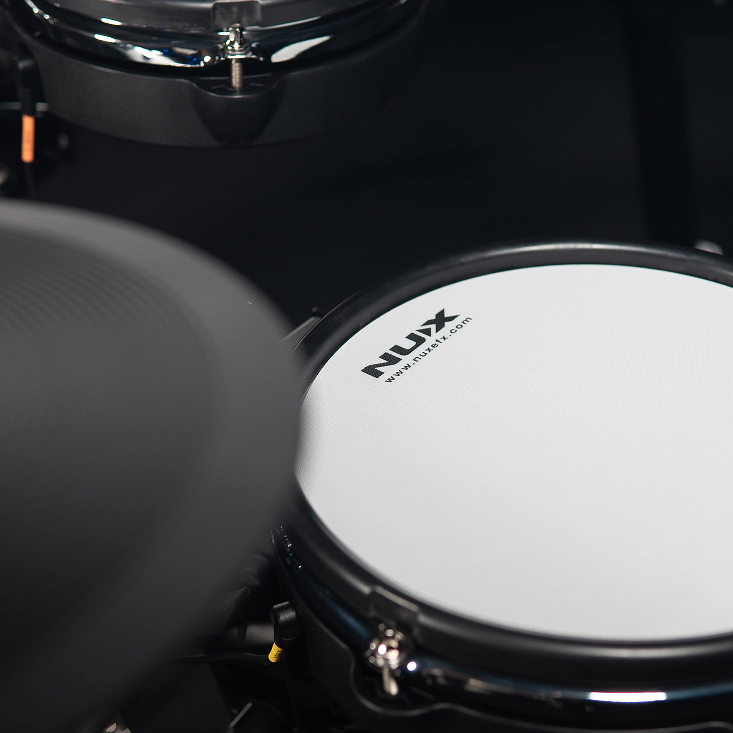Nux DM-7X Digitales Drumkit, digitales Drumset mit REMO Mesh Heads (Dual-Triggering-Technologie, Coach-Funktion, Bluetooth, Aux-In, Sound-Library mit 18 User Kits, Record Funktion), Schwarz