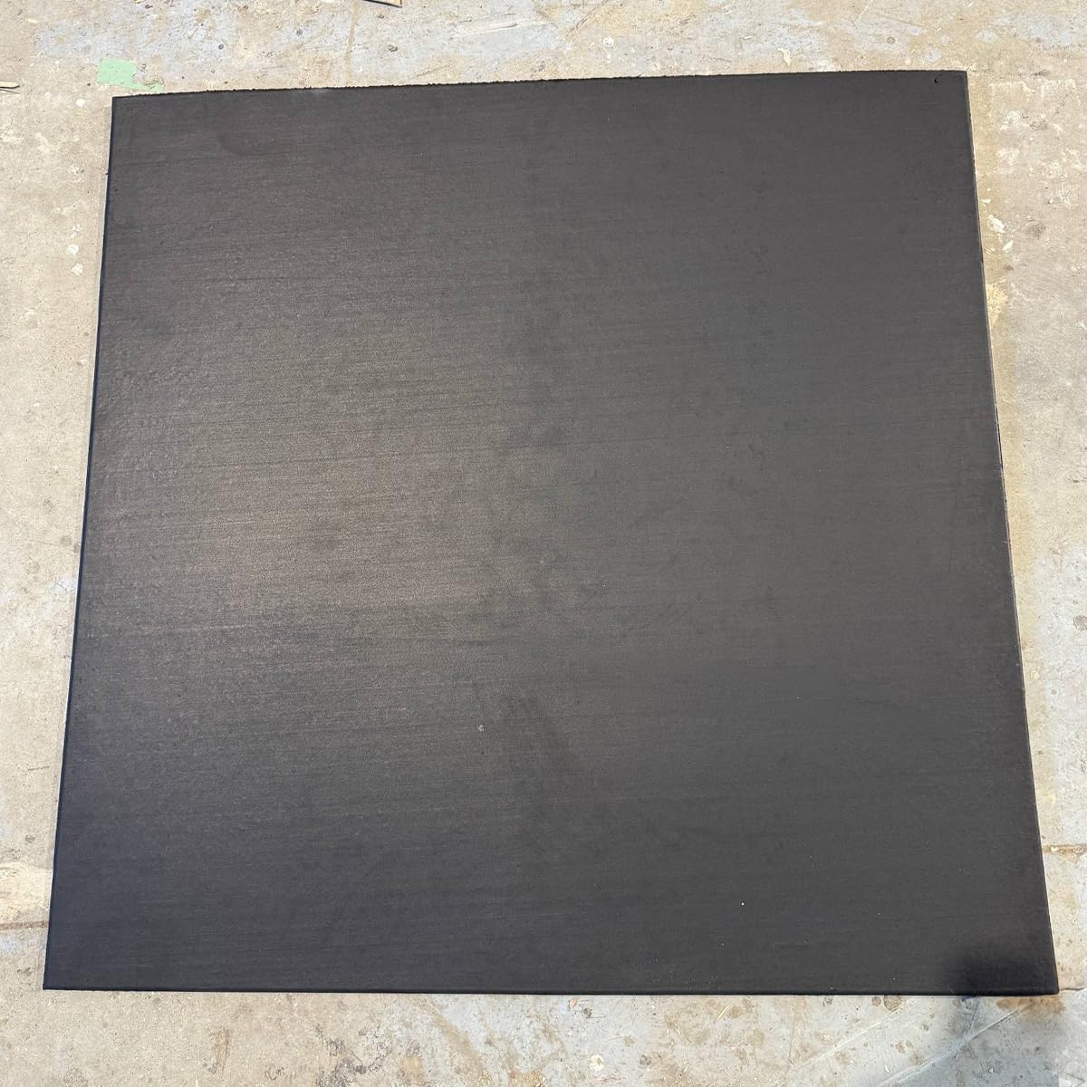 PP20 - Azulejo para suelo de gimnasio, 100 x 100 cm – 20 mm de grosor, superficie lisa, cero pérdidas de gránulos gruesos, base de gránulos gruesos anti-impacto, negro total negro, interior