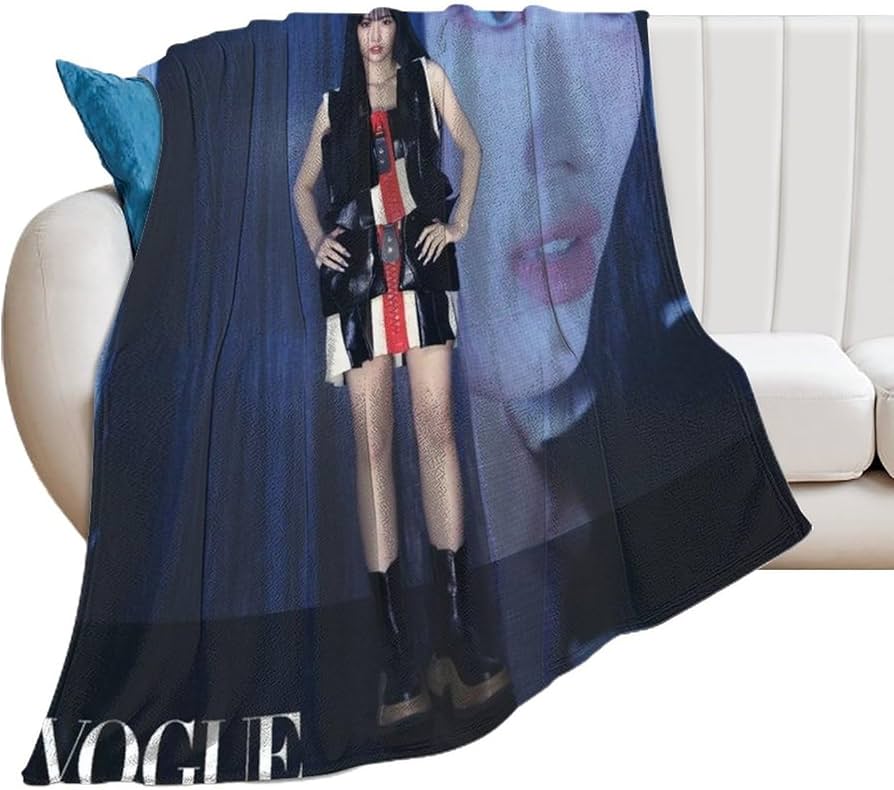 TWICE 公式ブランケット モモ Amazon.co.jp: TWICE 公式ブランケット モモ 膝掛け : ホーム