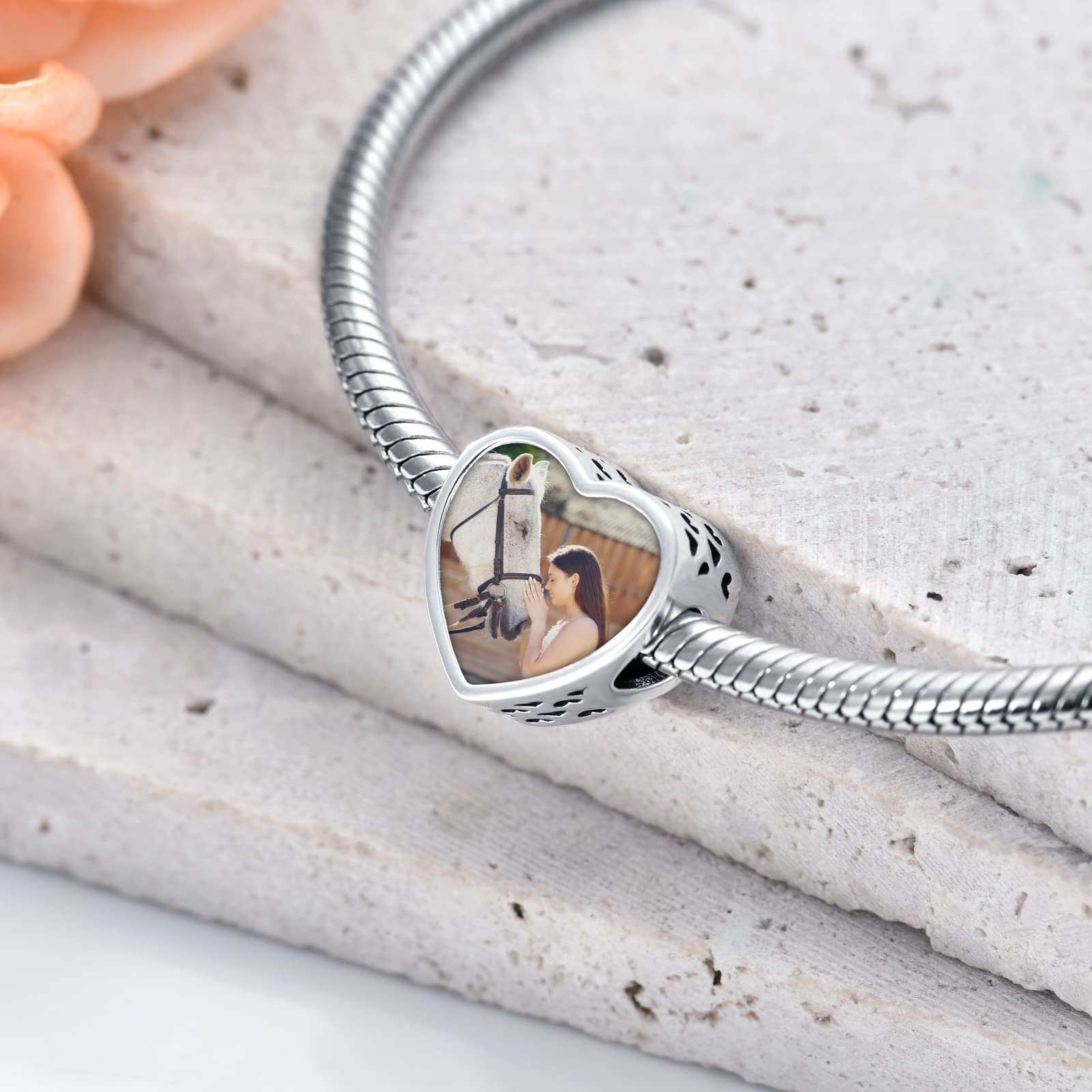 LONAGO Personalisierter Foto Charm 925er Sterling Silber Schmetterlings Pfau Pferd mit Mädchen Perlen Charm für Charm Armbänder