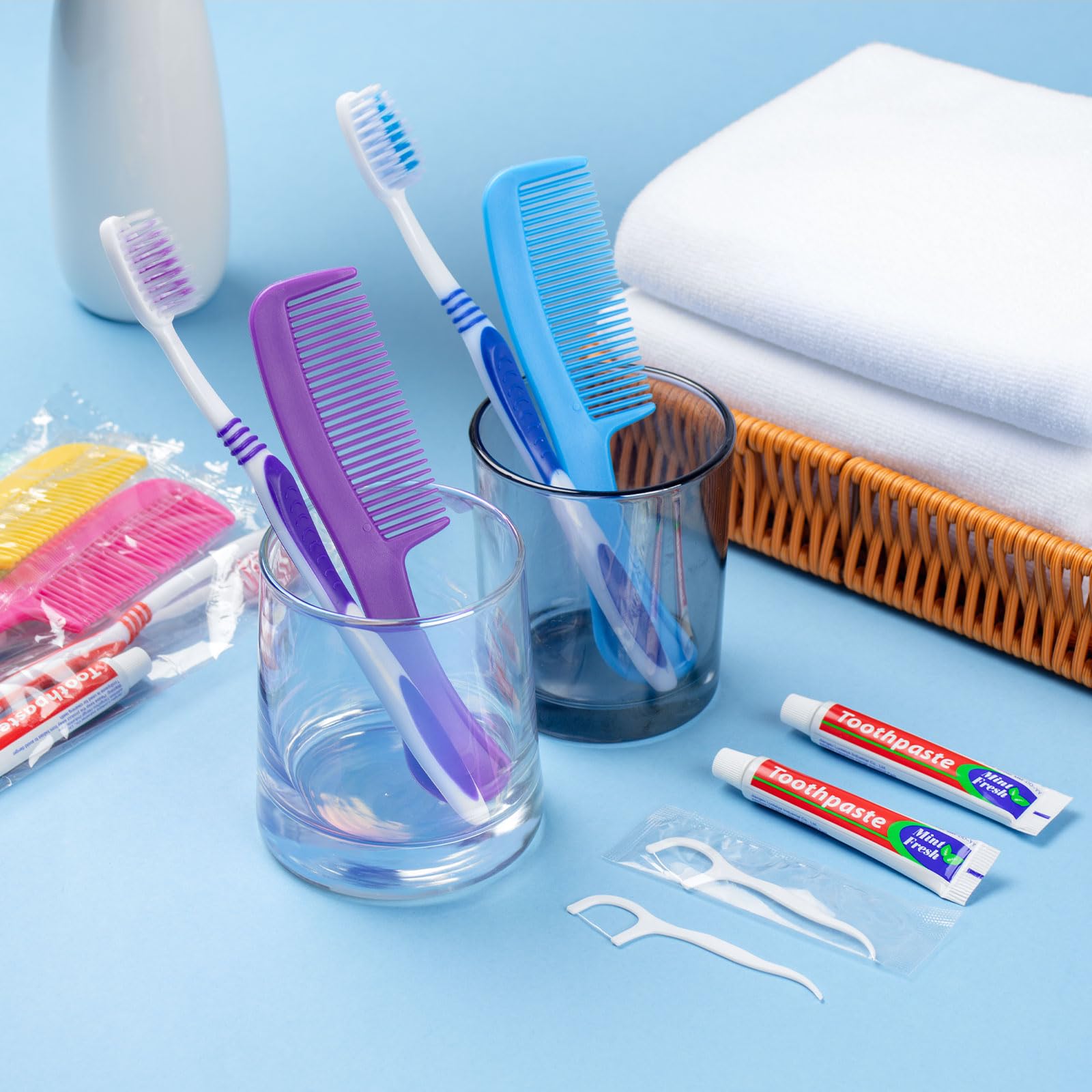 Spazzolini da denti usa e getta da viaggio, con stuzzicadenti e pettine, confezionati singolarmente, con setole morbide, kit igienici per hotel, beneficenza, riparo per senzatetto, in 5