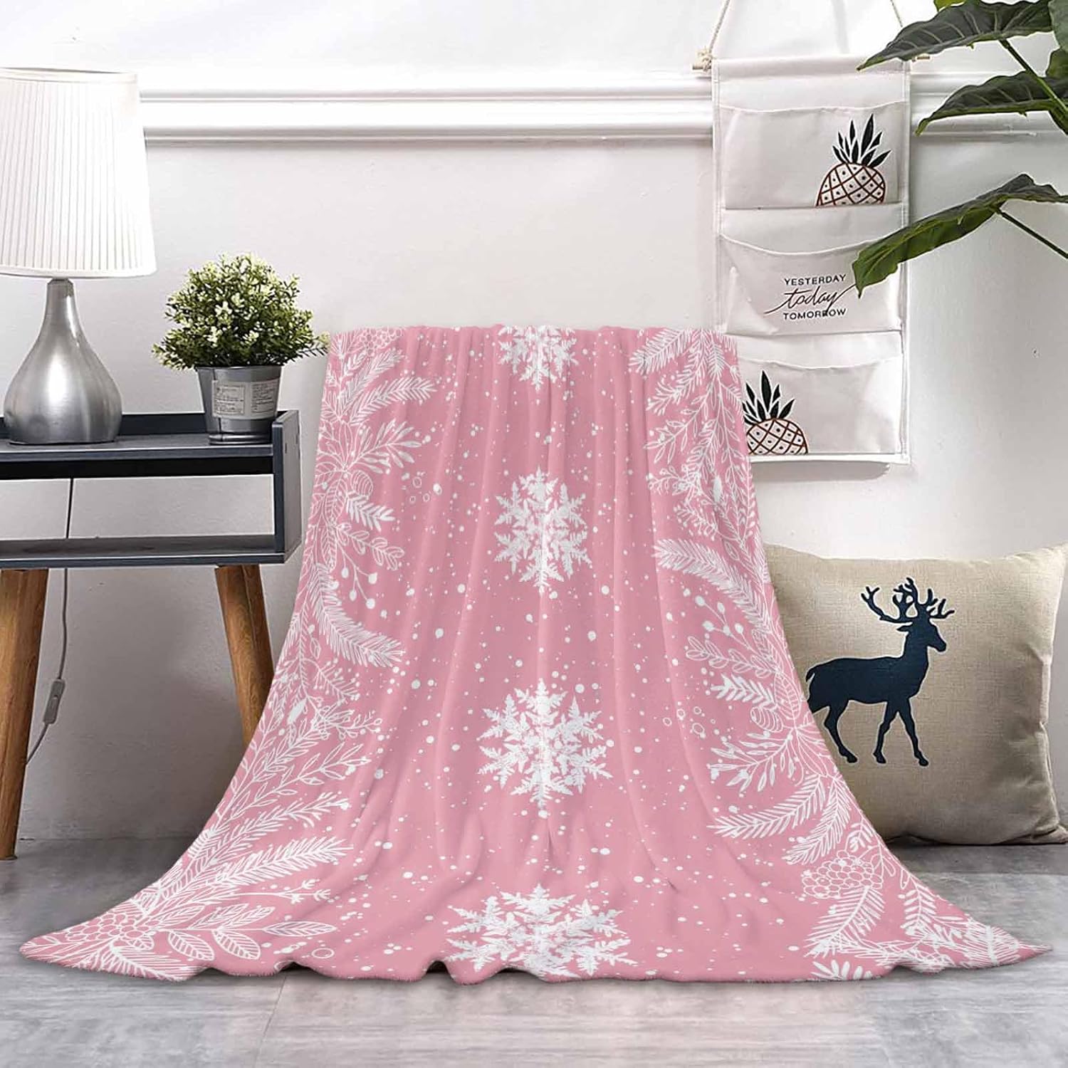 Fuzzy Fleece Throw Blanket, Lightweight Christmas Snowflake Watercolor Pine Leaves Pink Super Soft Flannel Bed Blankets, Reversible Plush Sherpa Blankets for Couch, Bed, Sofa 39"x59"