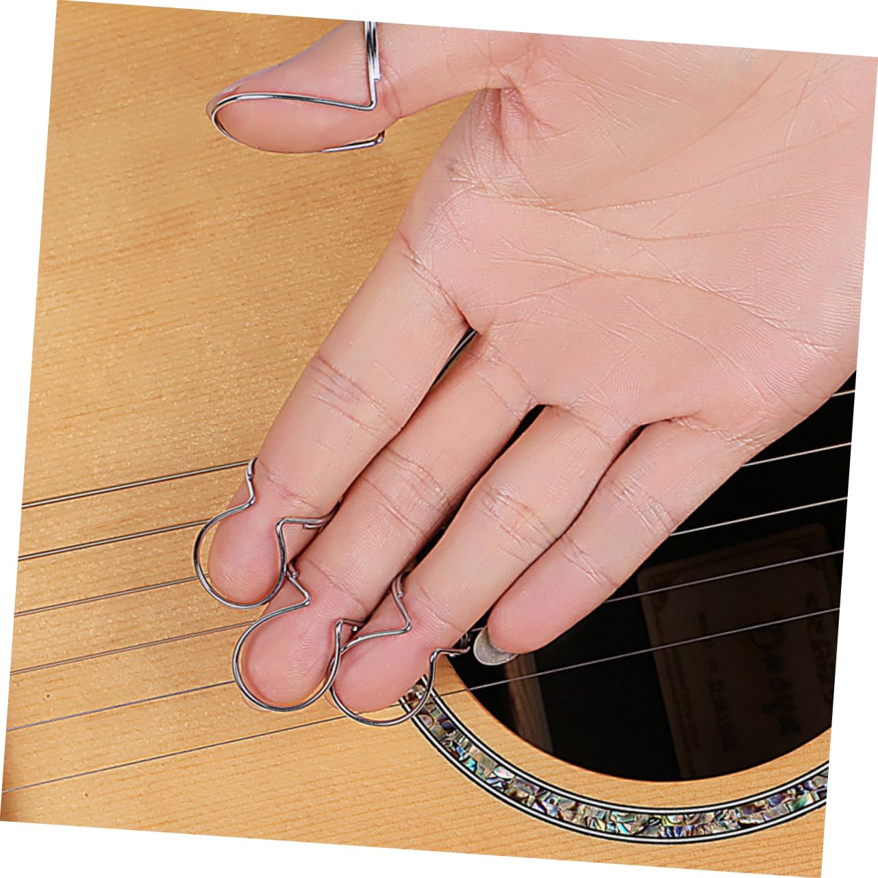 Beaupretty Lot De 8 Médiators Métalliques Pour Doigts De Guitare Et Basse, Pouce Et Index, Couleurs or Et Argenté, Médiators Pratiques Pour Guitare Folk Et Mandoline, Accessoires Pour Musiciens