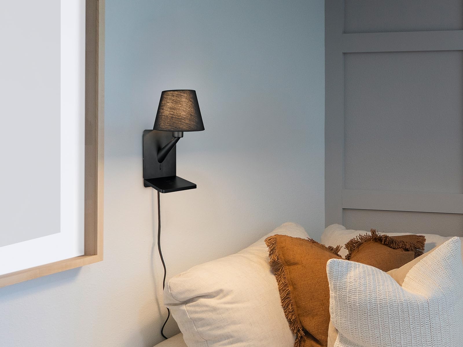 Wandleuchte mit Stecker, Schalter und Ladefunktion, Schwarz Höhe 31cm