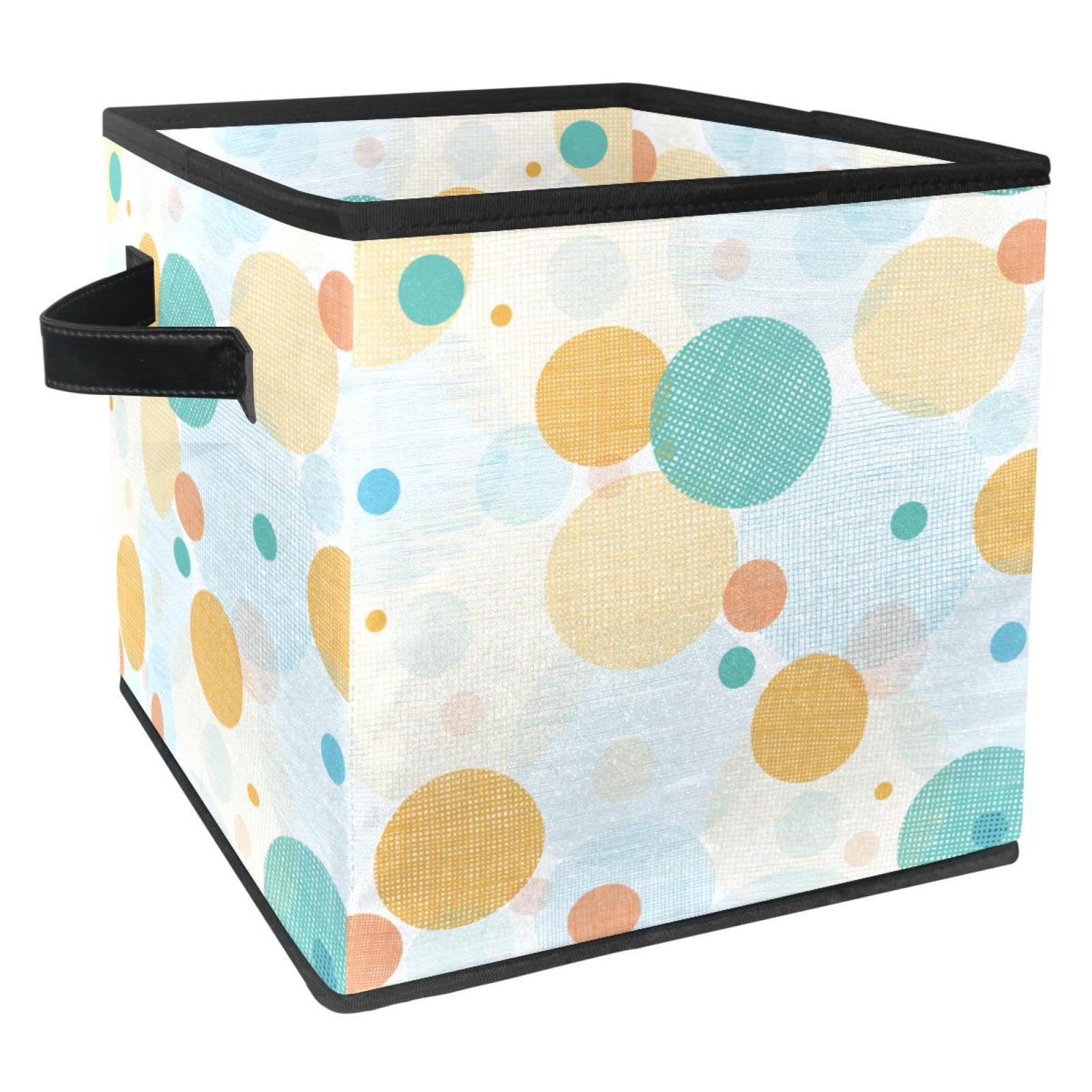 Boîte de rangement en tissu pour jouets et livres dans une chambre d'enfant colorée