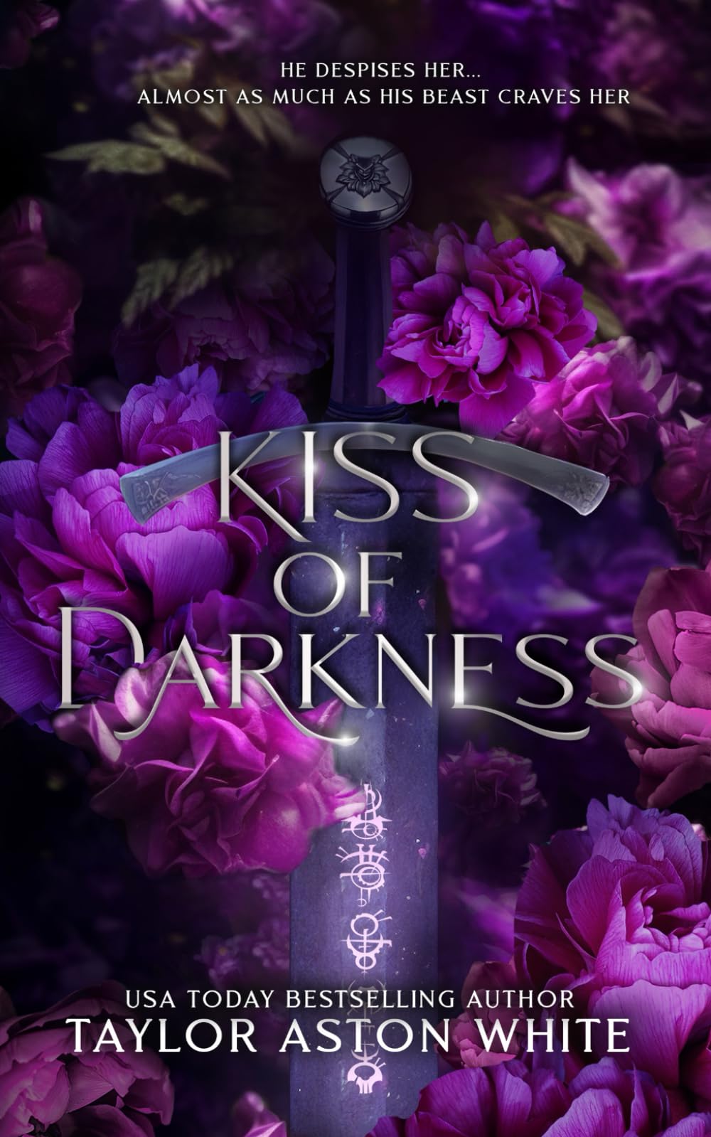 Kiss of Darkness - Special Edition: A Dark Paranormal Romance: 1 (Curse of the Guardians Special Edition Covers)