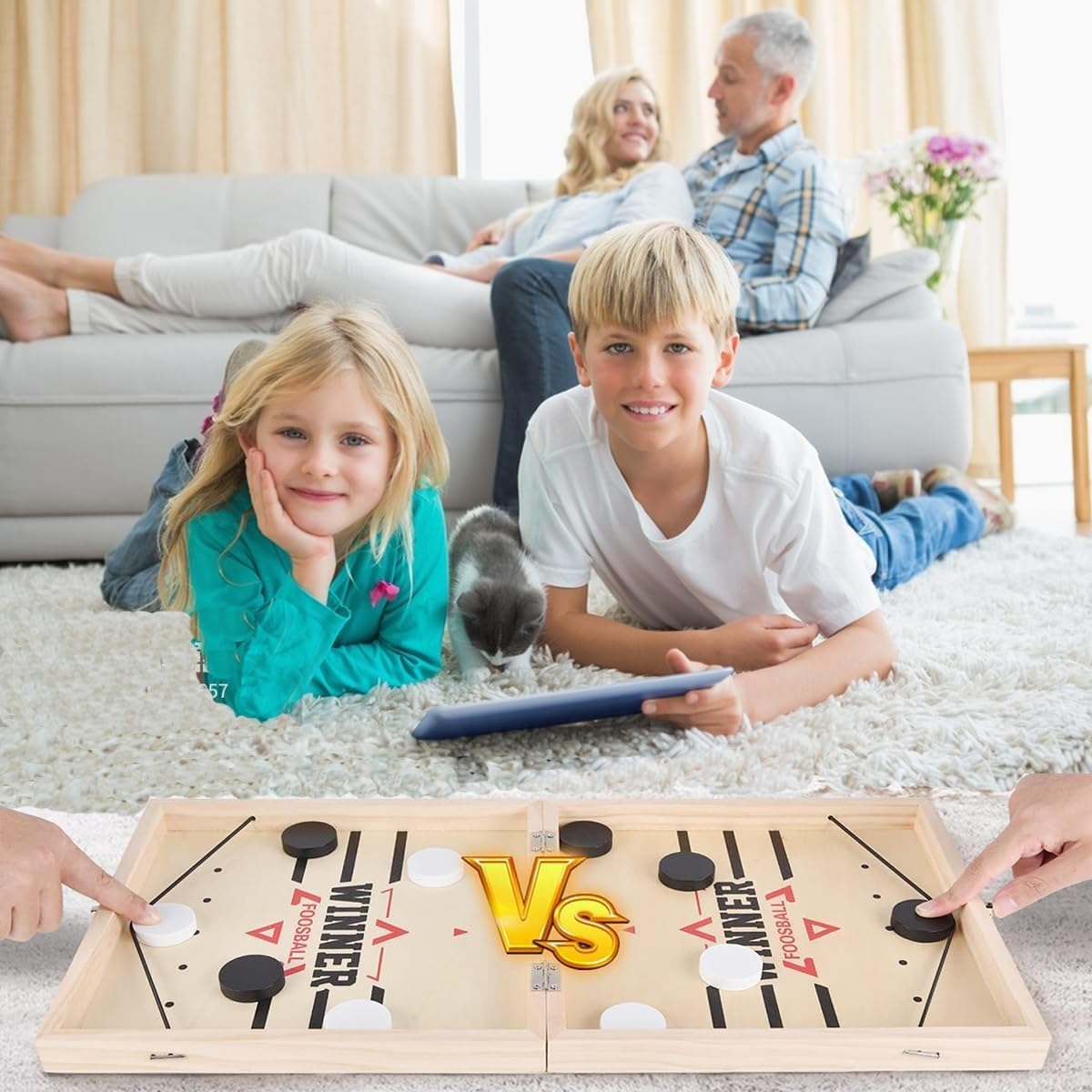Faltbar Hockey Brettspiel, 2 in 1 Tischhockey Katapult Brettspiel Holz, Fast Sling Puck Game, Portable Schachbrett, Brettspiele für Zwei Spieler with 16 Farben Wasserfarben Set, 6 Stücke Malschablonen