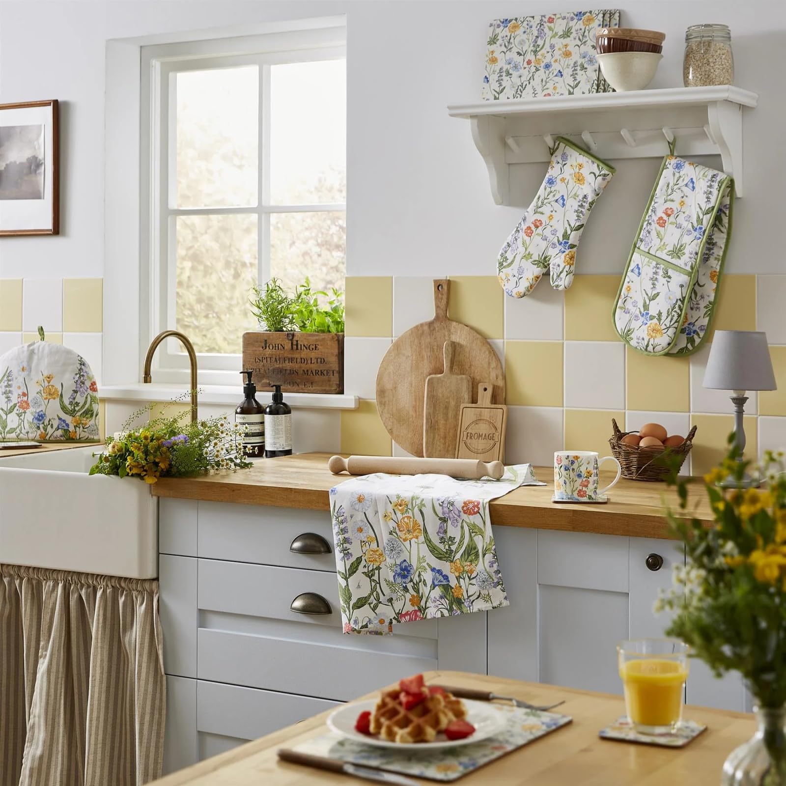 Amazon.com: Ulster Weavers Cottage Garden Muff Tea Cosy - 100