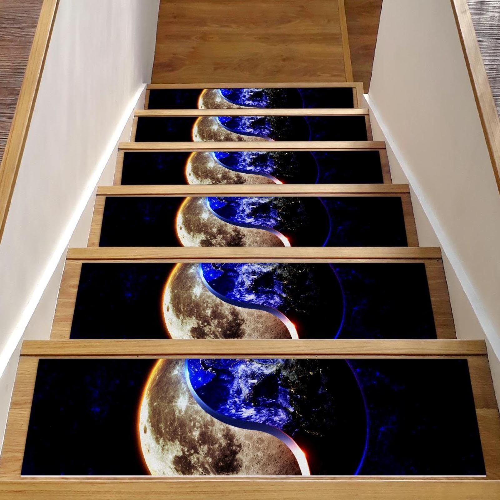 Peldaños de escalera de madera con alfombras antideslizantes Yin Yang