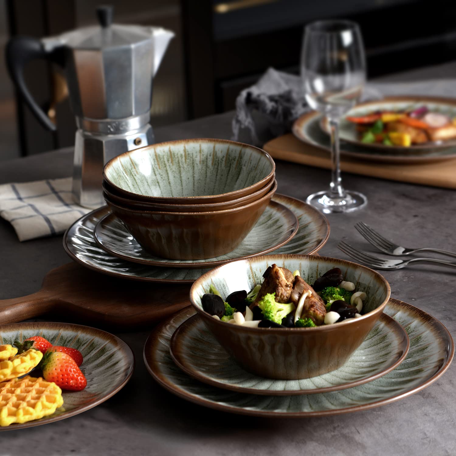 Dinnerware Set