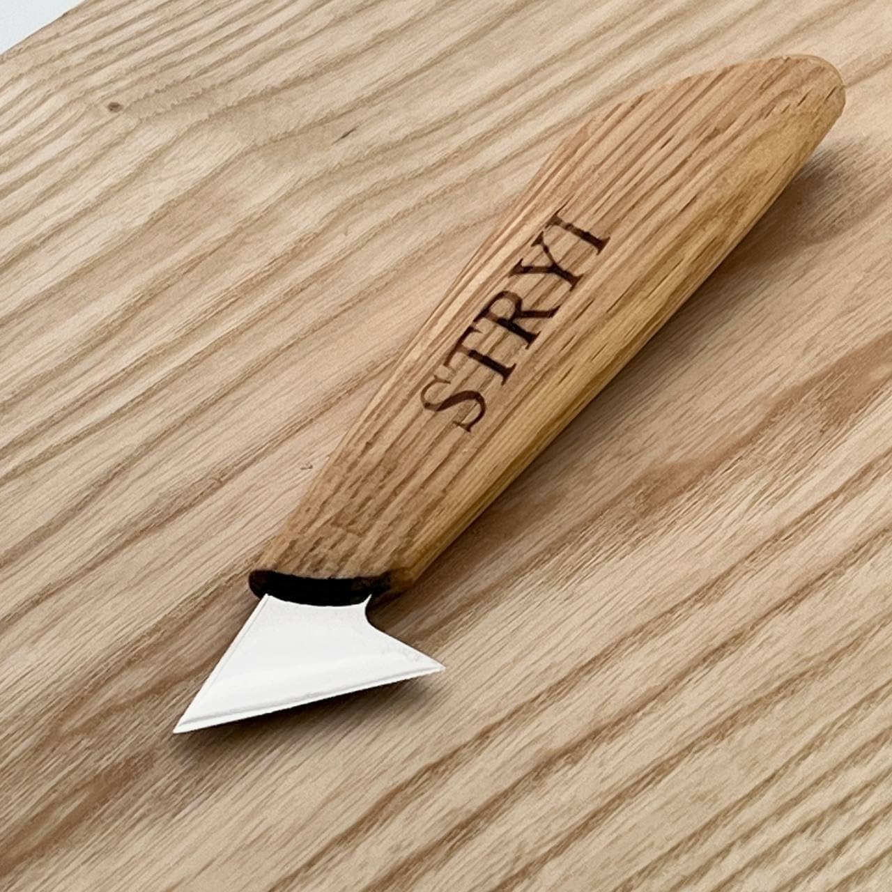 STRYI Wood Carving Knife 35mm – Dual-Action Detail & Relief Blade (HRC 62) – Precision Triangle Knife for Relief Carving Chip Carving – Professional Carbon Steel – Made in Europe