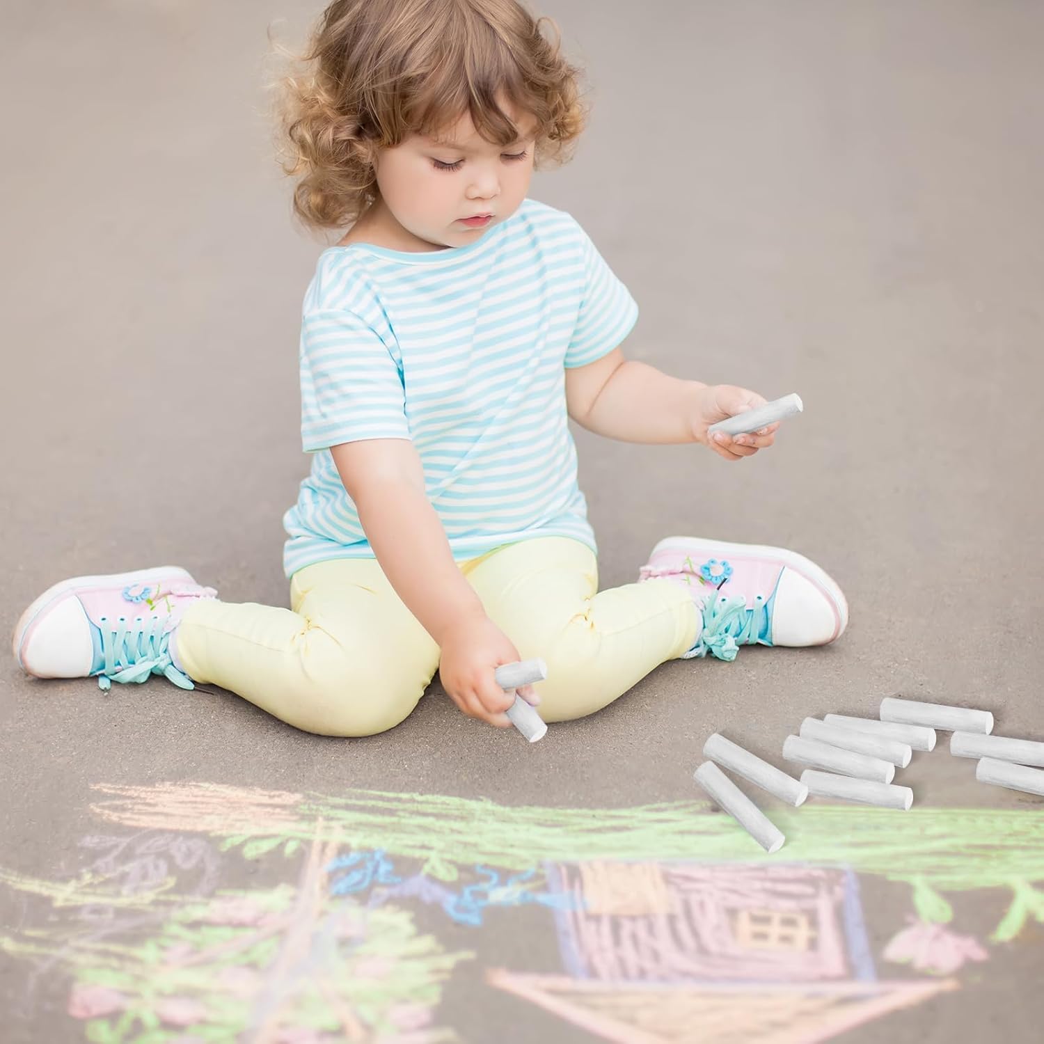 10 Pcs Sidewalk Chalks for Kids Non Toxic Jumbo Chalk for Party Gift Outdoor Art Classroom Play Painting (Black and White)