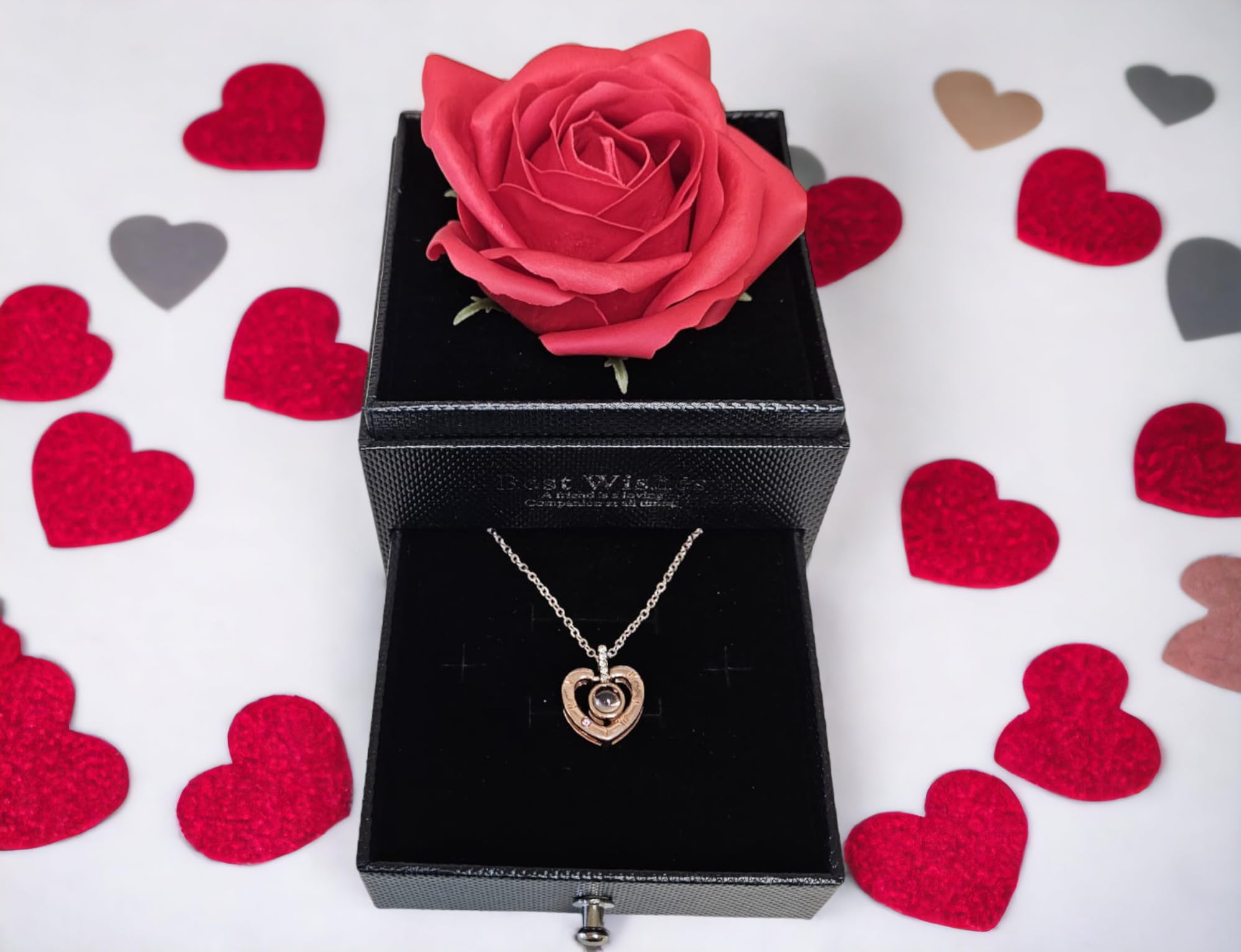 Coffret cadeau pour elle avec collier de coeurs en 100 langues I Love You - In Luxury Gift Box with Eternal Rose - Coffret cadeau pour elle avec chocolat