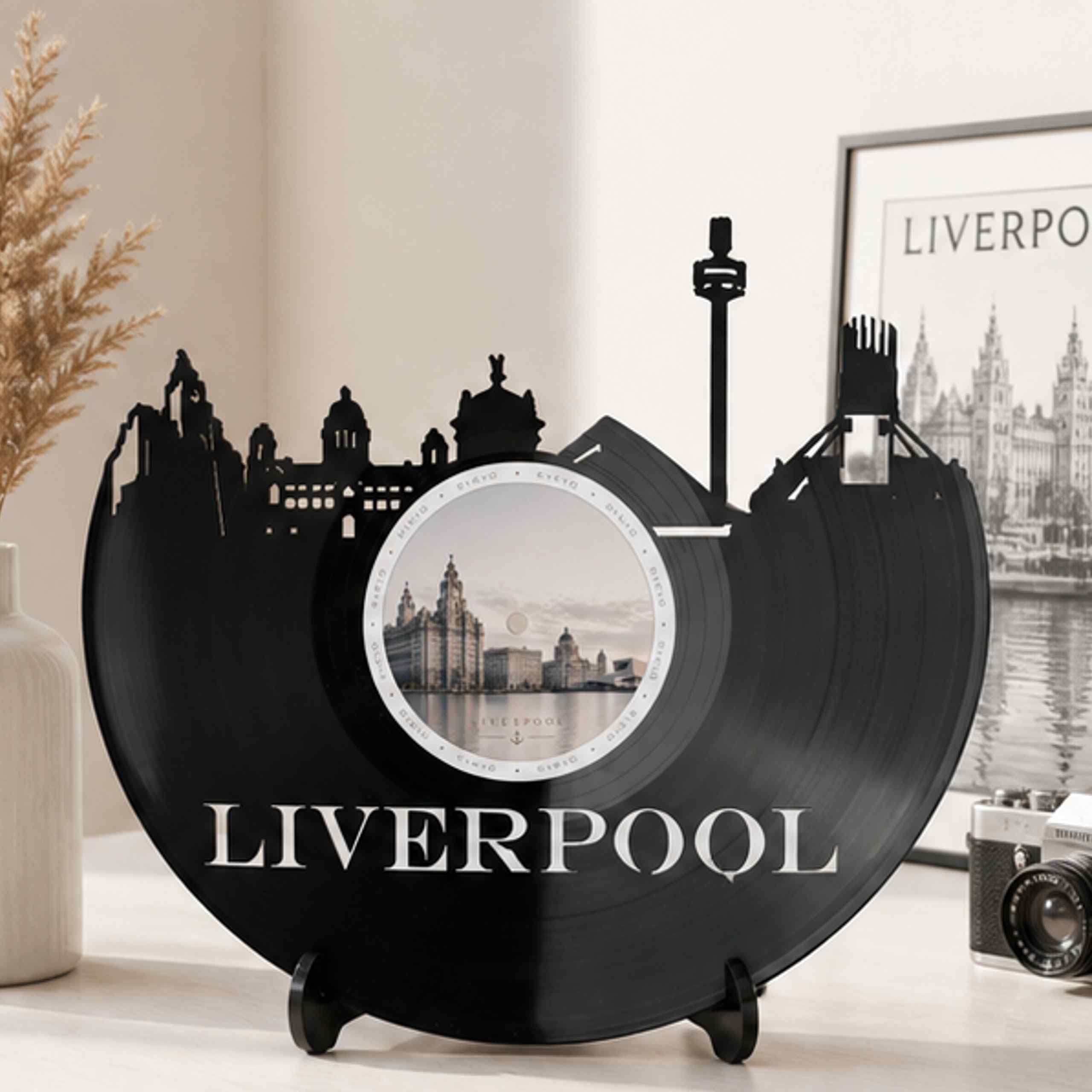 EVEVO Decorazione da parete a forma di disco Liverpool, in vinile, motivo skyline dell'Inghilterra, regalo per gli appassionati di Liverpool, amanti della musica, appassionati di calcio, D0012