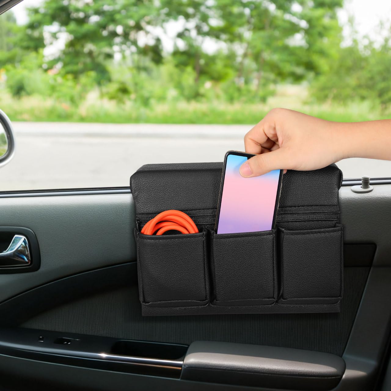 NUOBESTY Accoudoir de voiture en cuir avec sac de rangement, support pour accoudoir de porte pour téléphone portable, clés, collations, noir, 24 x 18 x 11 cm