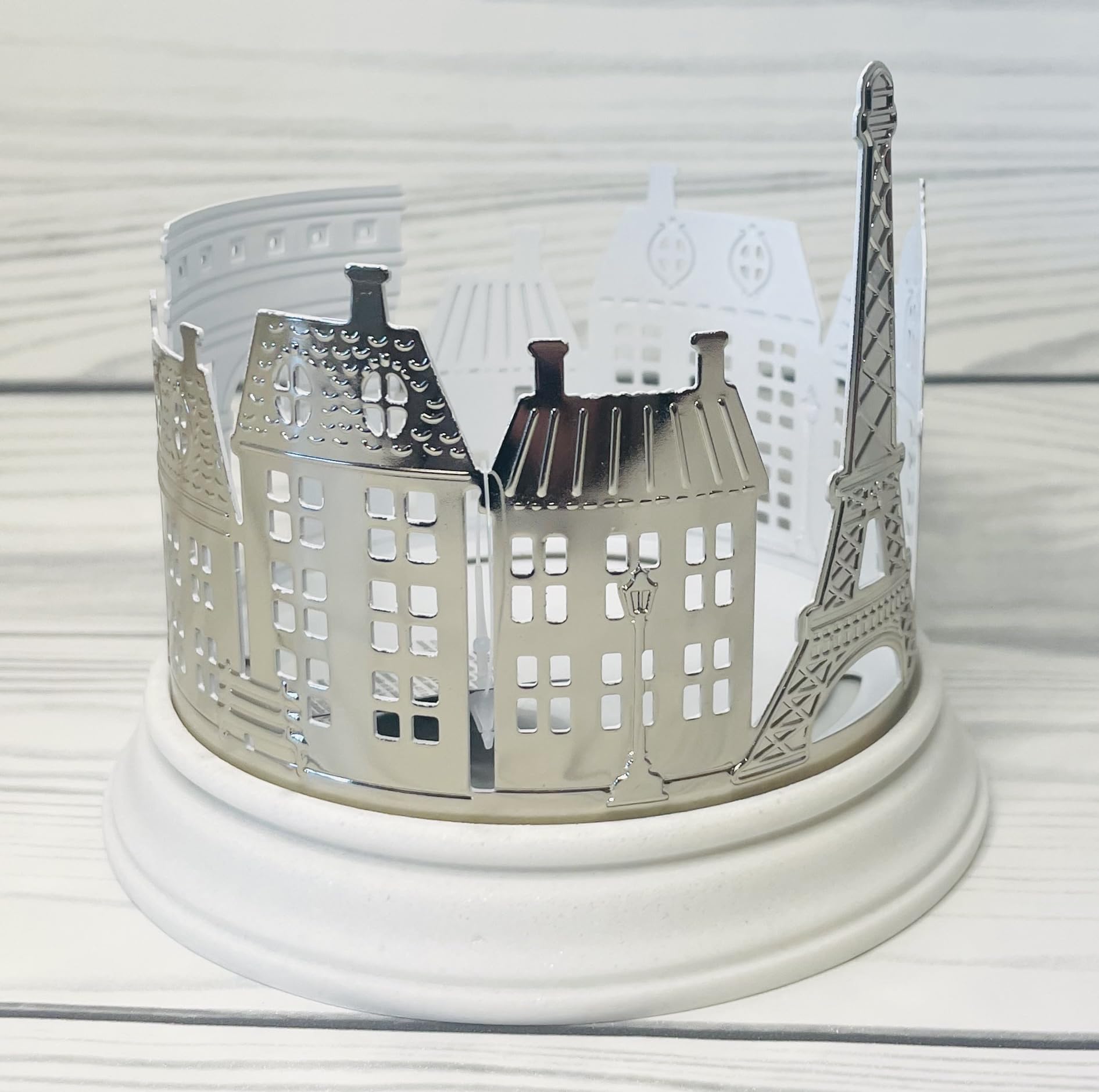 【ラスト1個】Bath & Body Works キャンドルホルダー Amazon.com: Bath and Body Works Silver Paris Cityscape 3-Wick