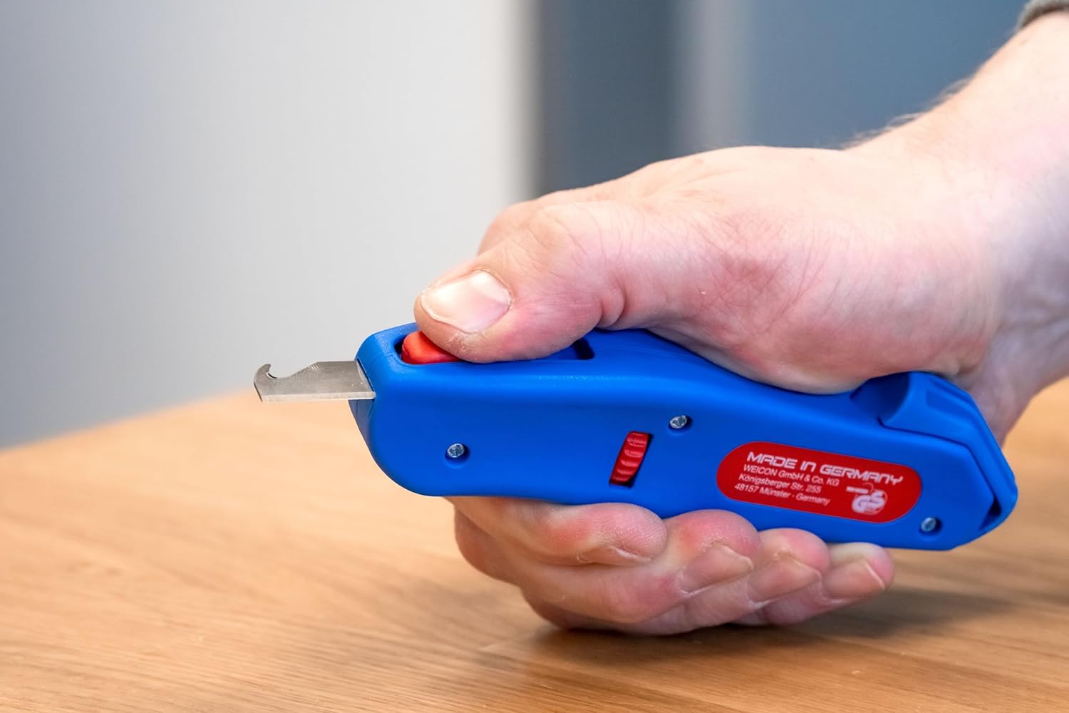 WEICON Cable Stripper No. S 4-28 Multi | Integrated Stripping Function | High Safety | Adjustable Cutting Depth | for Round Cables | Working Range 4-28 mm Ø (No. S 4-28)