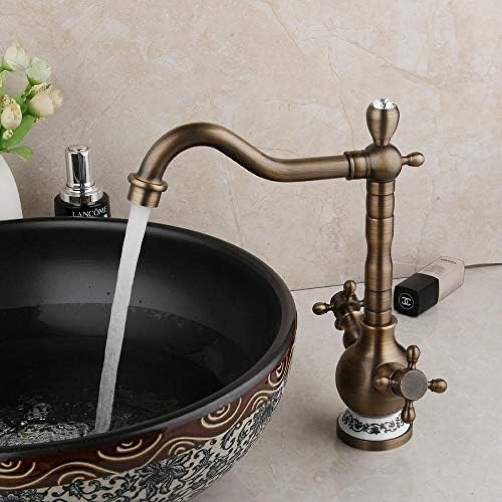 Mitigeur de lavabo avec bec pivotant fluide et double commande pour un dosage précis - 8