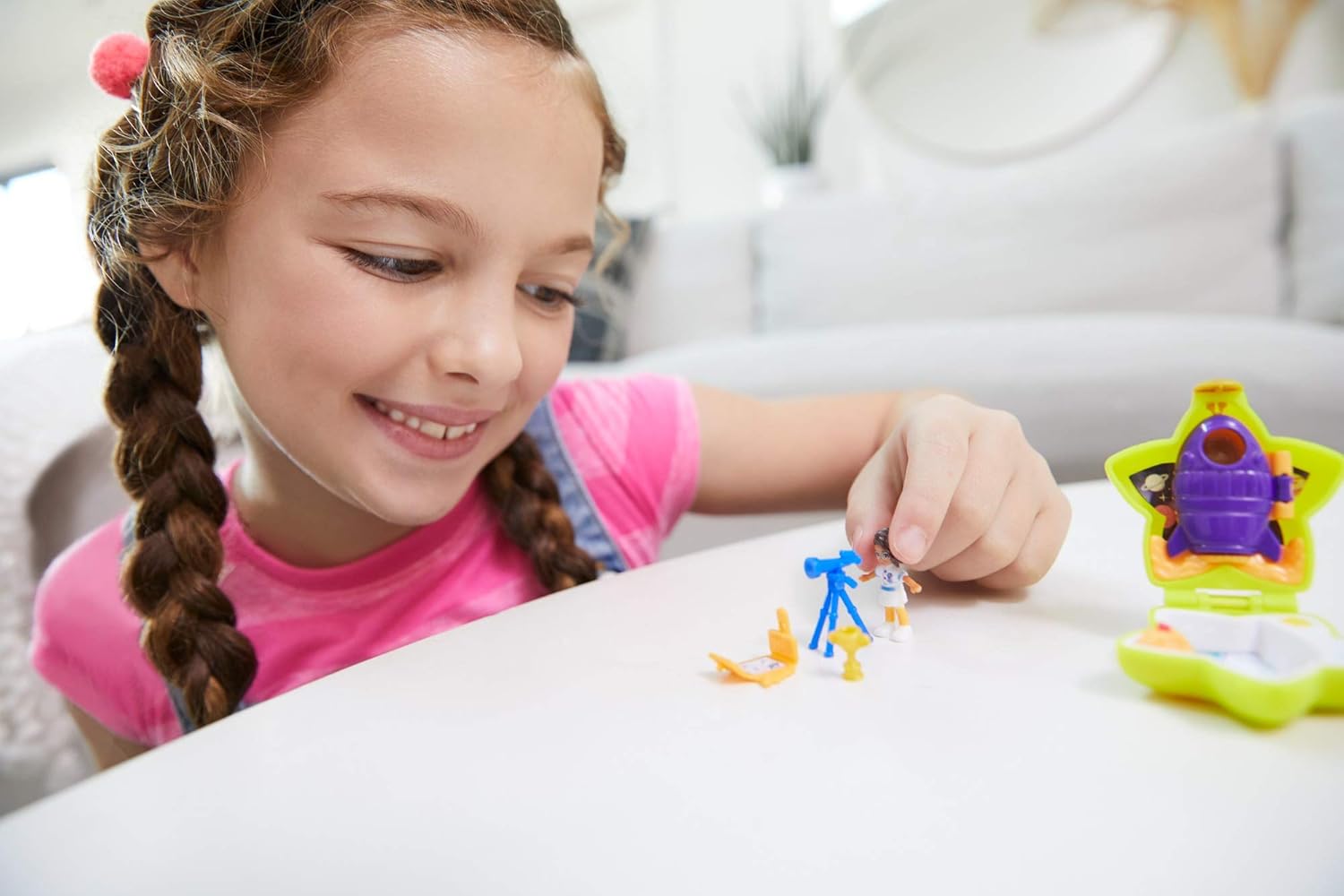 Polly Pocket Tiny Pocket Places Rockin’ Science Compact with Science-Themed Location, Micro Shani Doll, Surprise Reveals, Rocket, Volcano, Telescope, Clip-on Ring & More, Ages 4 and Older