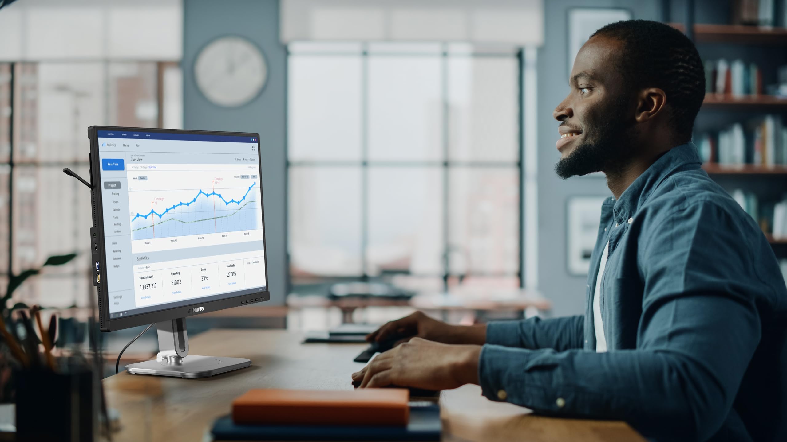 Philips Moniteur 24B2U4301 24 Pouce 120Hz IPS Dalle, 4ms GtG, Ajustable en Hauteur, Haut-parleurs, USB Hub(1920x1080 HDMI 1x 1.4 DP 1x 1.4) Gris Anthracite