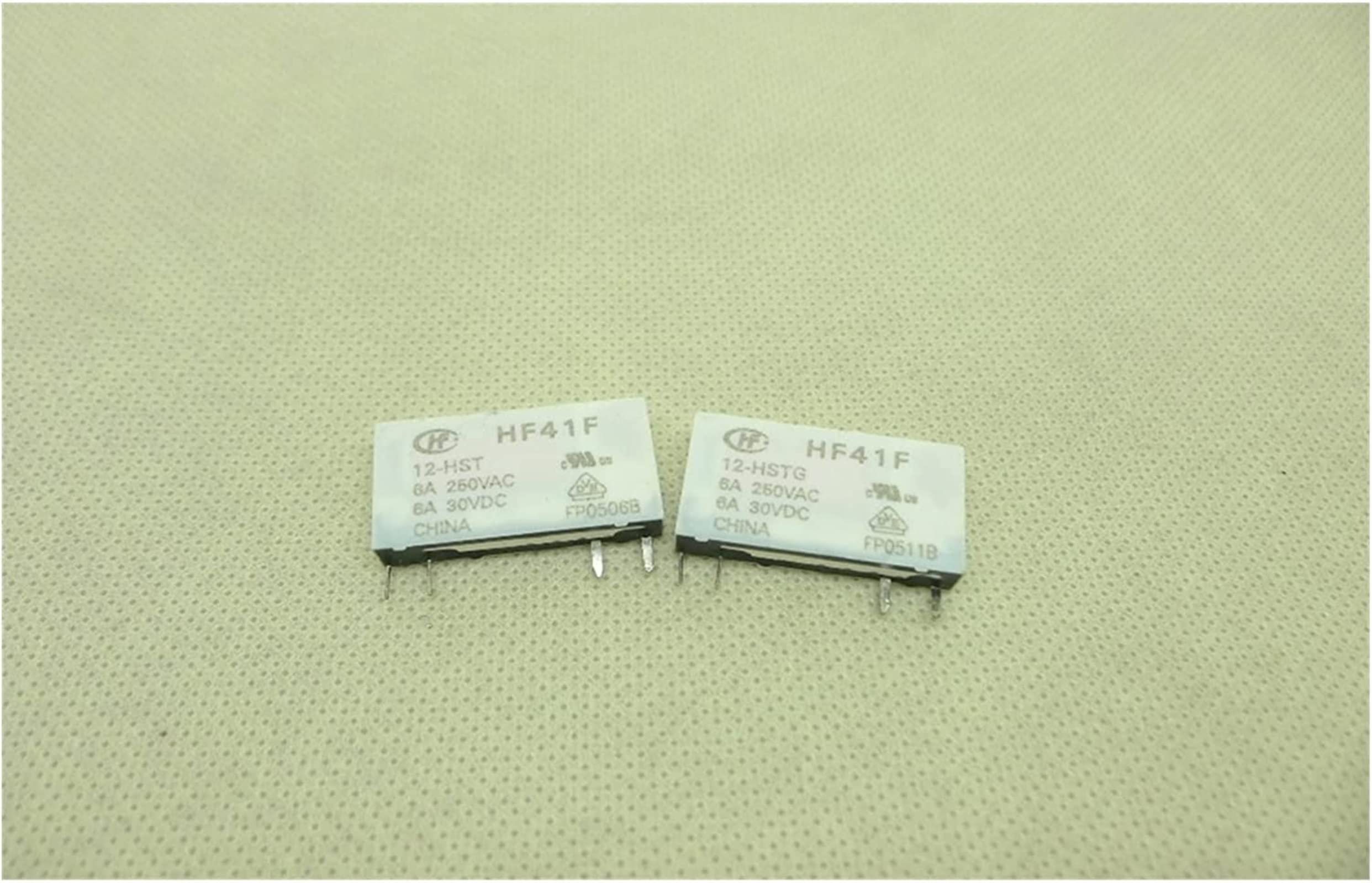 Relais HF41F-5-HS 4 broches 6A pour résoudre les pannes de commutation sur carte électronique
