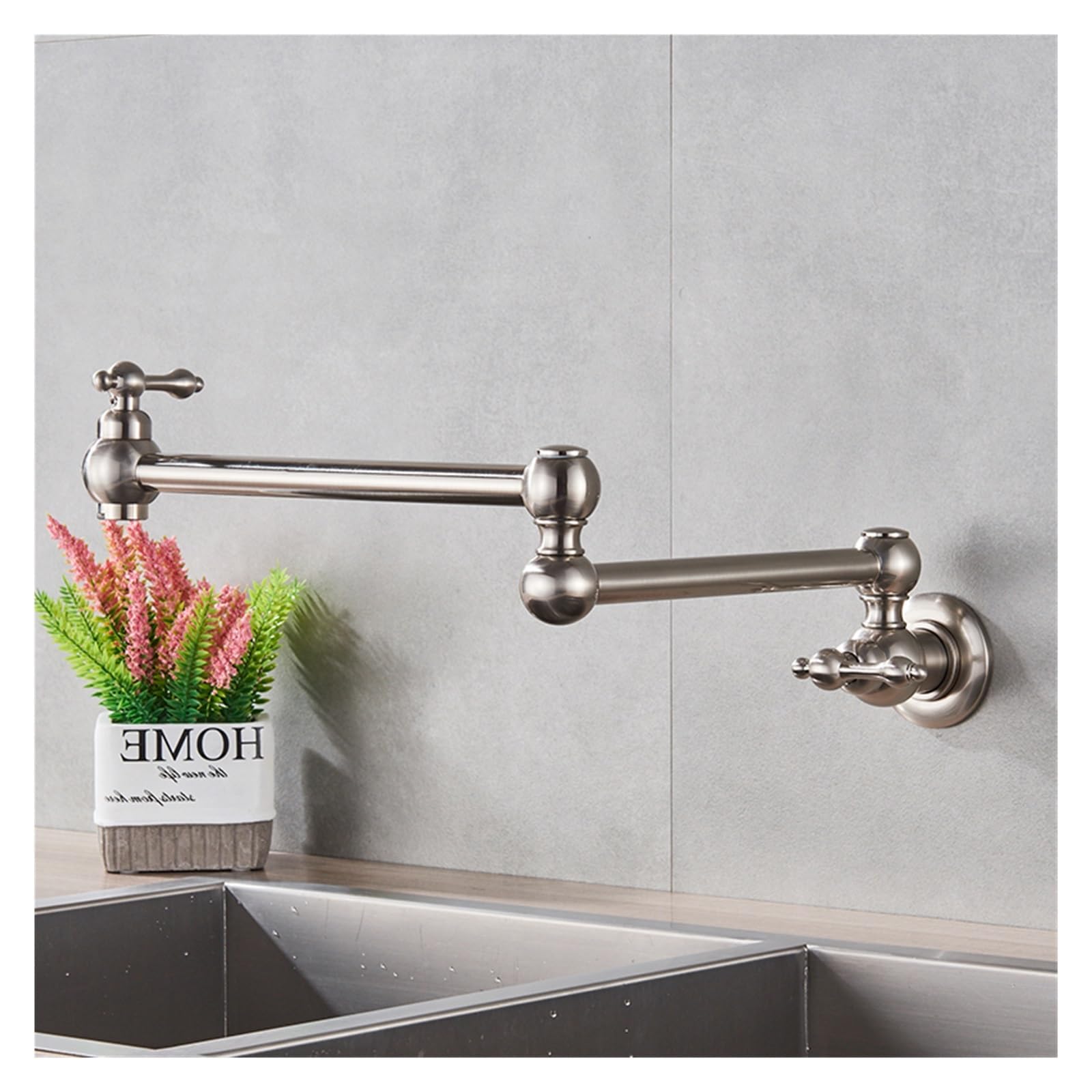 Robinet de cuisine mural pour ne plus porter de casseroles lourdes
