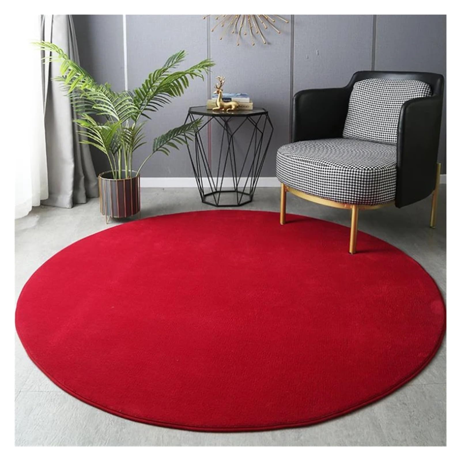 Tapis en polaire corail confortable sous la table basse du salon