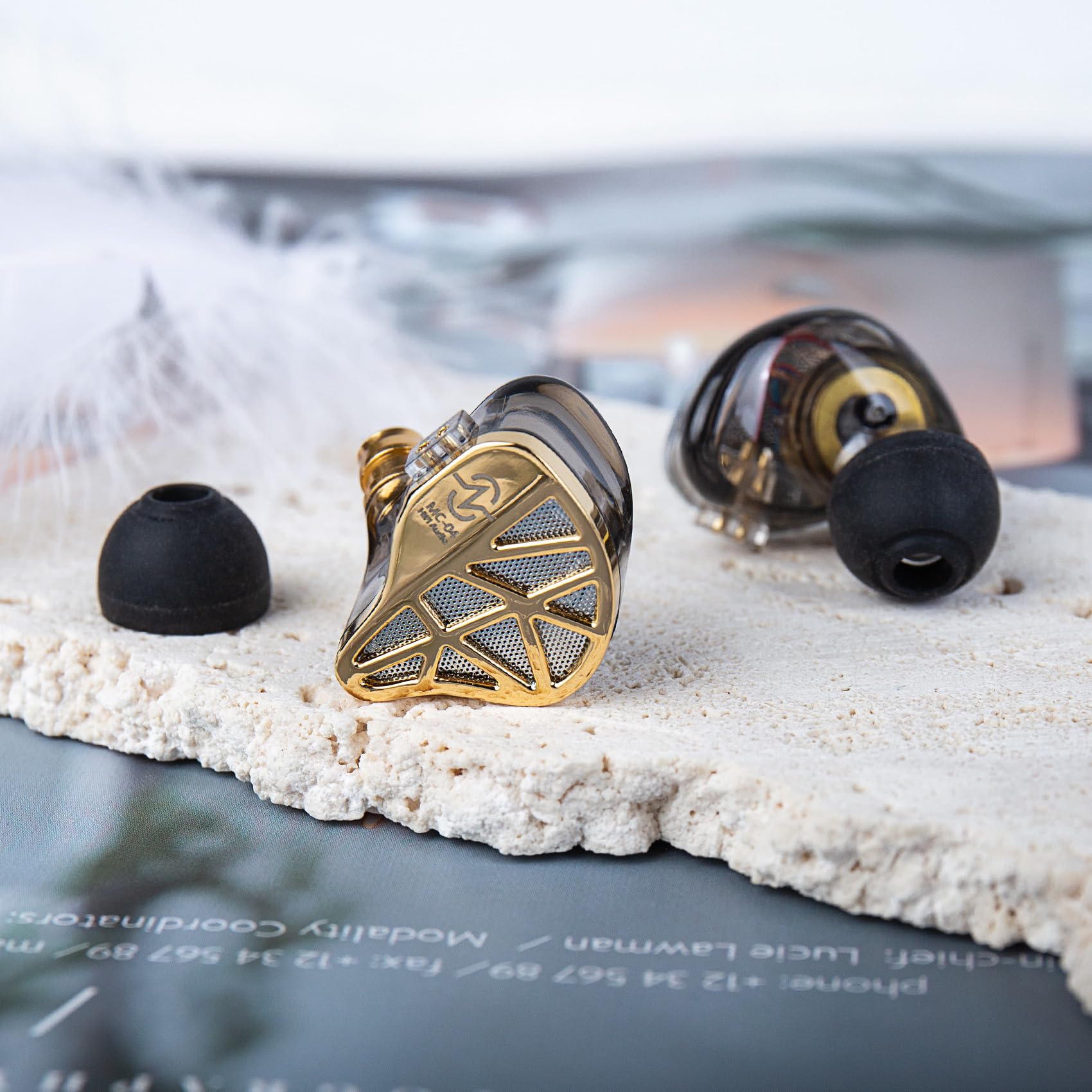 keephifi CCZ MC04 In Ear Auriculares, Auriculares con Cable Conector de 3.5 mm Anti-Enredos OFC Plateado, IEM Driver Híbrido 10mm 1DD + 1BA, Gaming In Ear Latencia Cero para Esports y DJs
