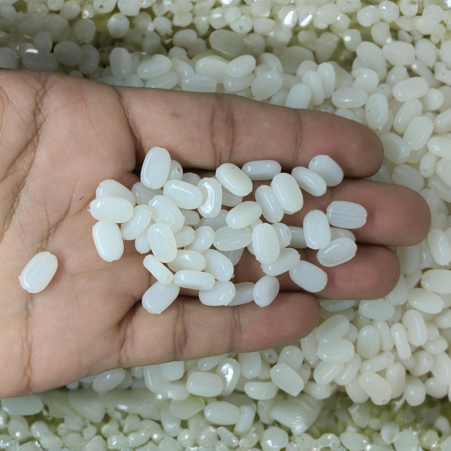 CARTELL 200PC Premium Tablet Beads for Craft & Embroidery | Tablet-Shaped Bead for Sewing, Jewellery Making, Tassels & DIY Art | Glossy Finish | (White) 1
