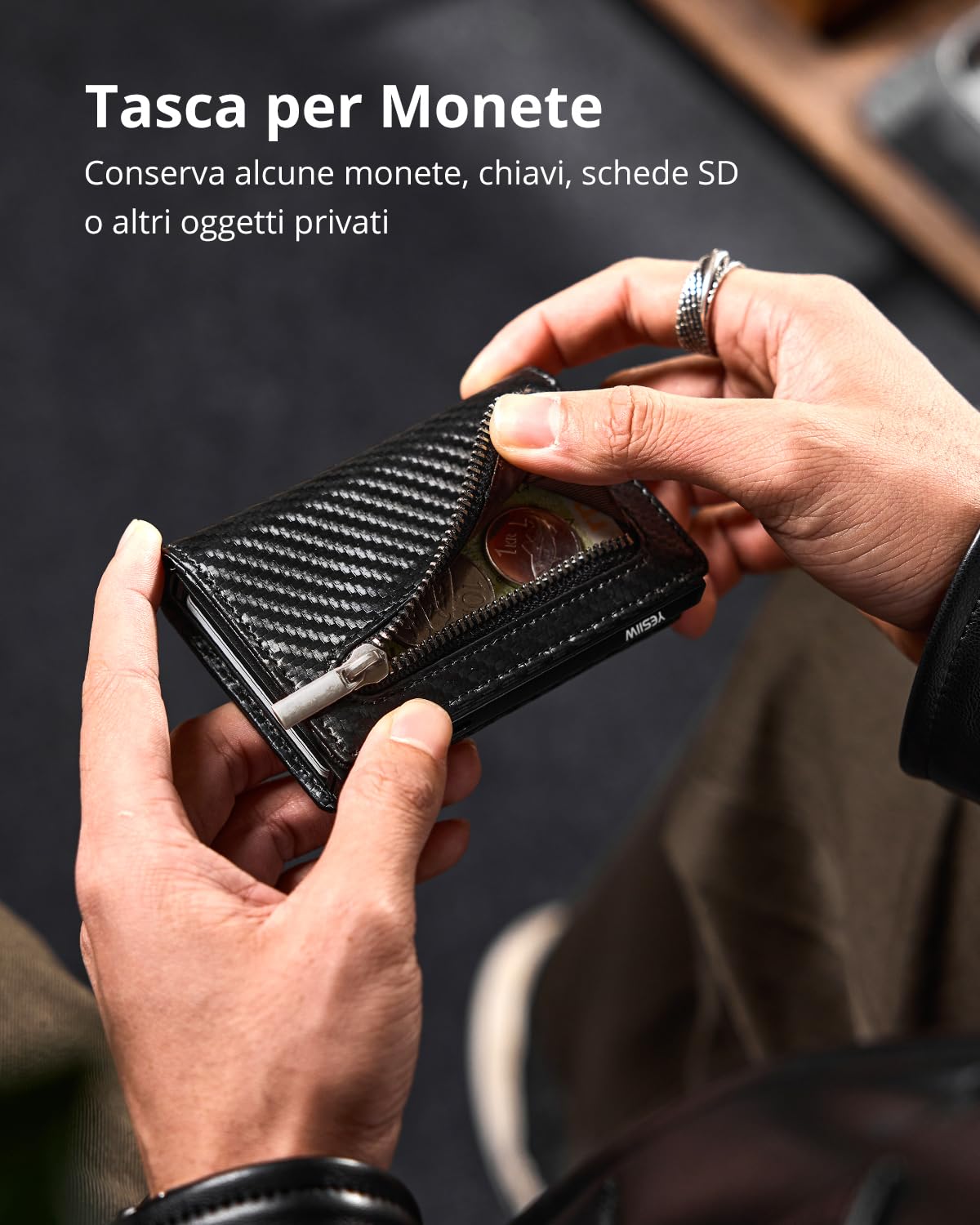 YESIIW Portafoglio Uomo Airtag Portafogli Uomoo con Blocco RFID Portacarte Uomo Slim con Fermasoldi e Tasca per Monete, Pop-up Porta Carte di Credito Uomoo per 10 Carte (Fibra Di Carbonio)