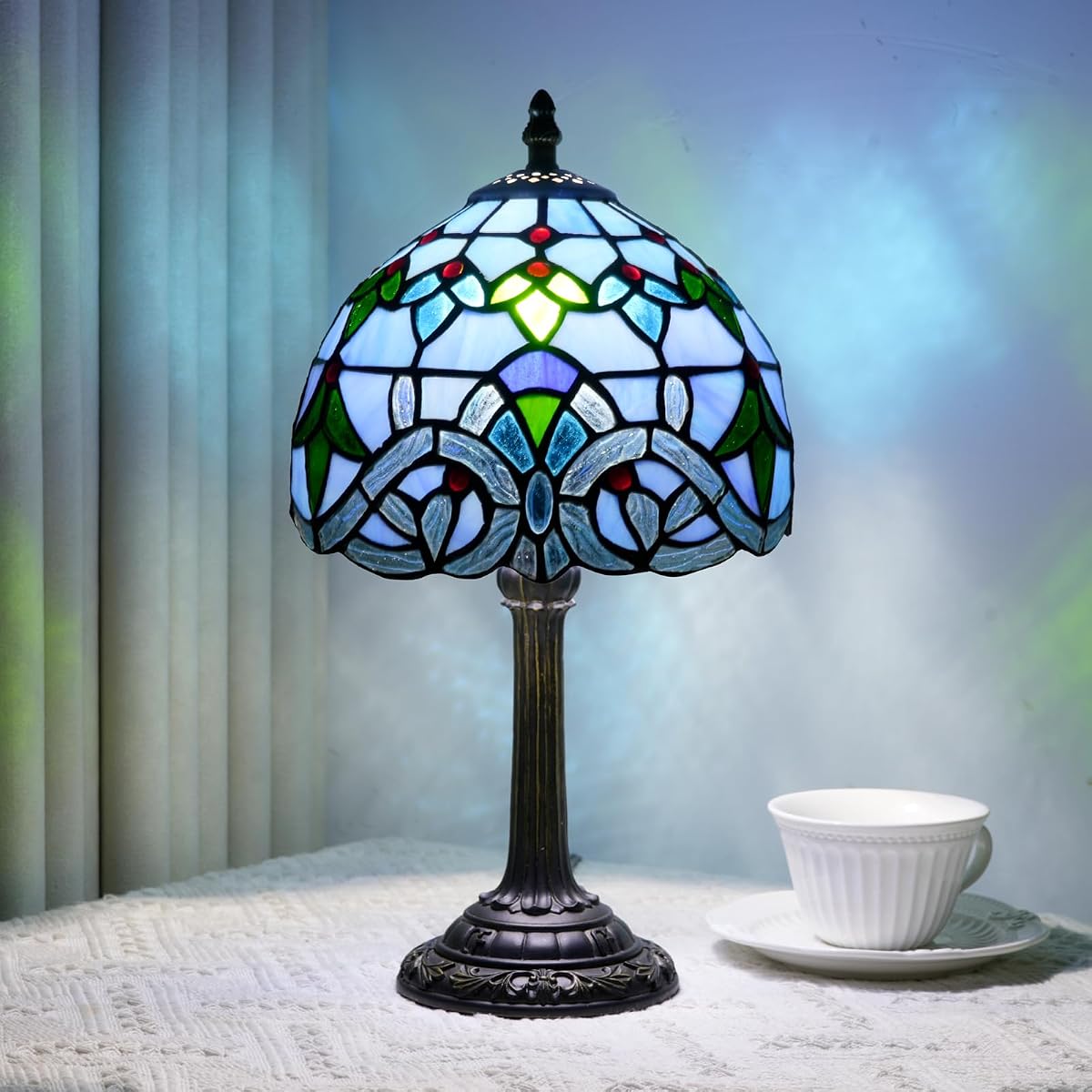 TIFLRIS Vintage Blue Baroque Style Tiffany Style Stained Glass Small Table Lamp