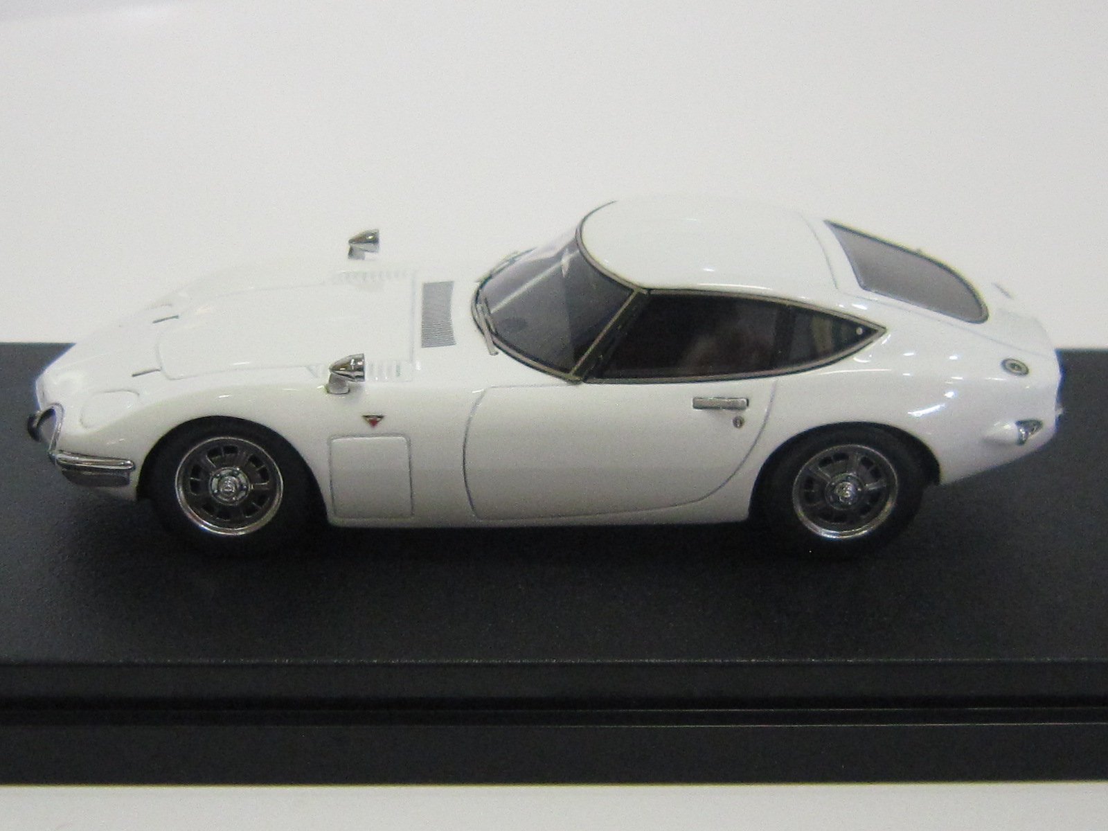 Amazon | HPI 1/43 Toyota 2000GT Pegasus white 完成品 | ミニカー