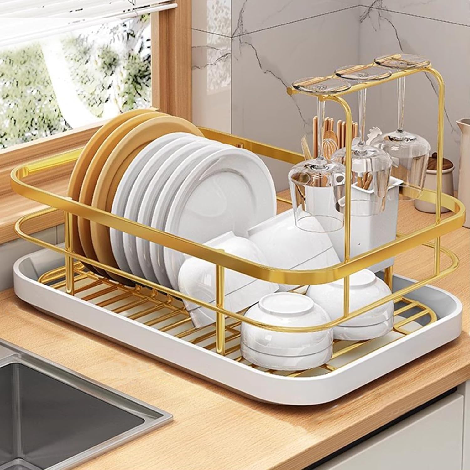 Kitchen Dish Drying Rack with Drainer Tray, Stainless Steel Dishes Drainer with Utensil Holder, Multifunctional Kitchen Utensil Holder Removable Plastic Drainer Tray for Dishes (Gold+Cup Holder)