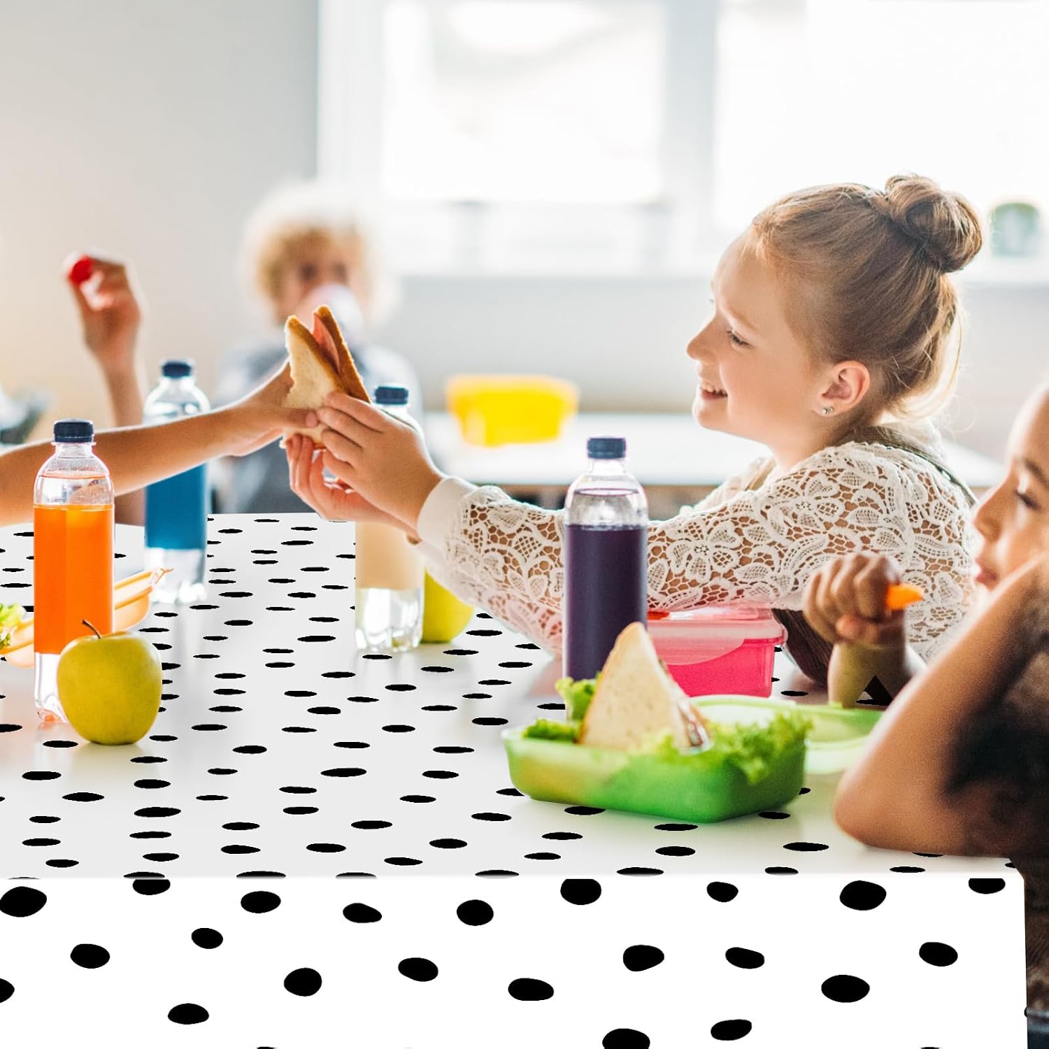 Mindsoft 3 Pcs White Black Polka Dot Plastic Tablecloth Party