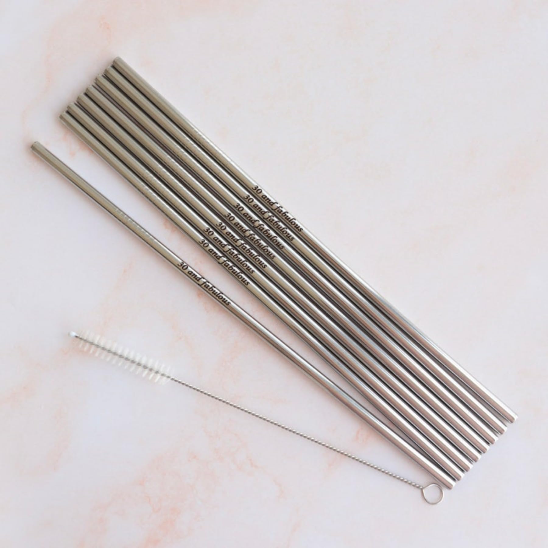 Personalisiertes, wiederverwendbares Metall-Strohhalm-Set, individuelle Partygeschenke, Hochzeitsgäste, gravierte Edelstahl-Trinkhalme, umweltfreundliche Strohhalme (100 Stück)