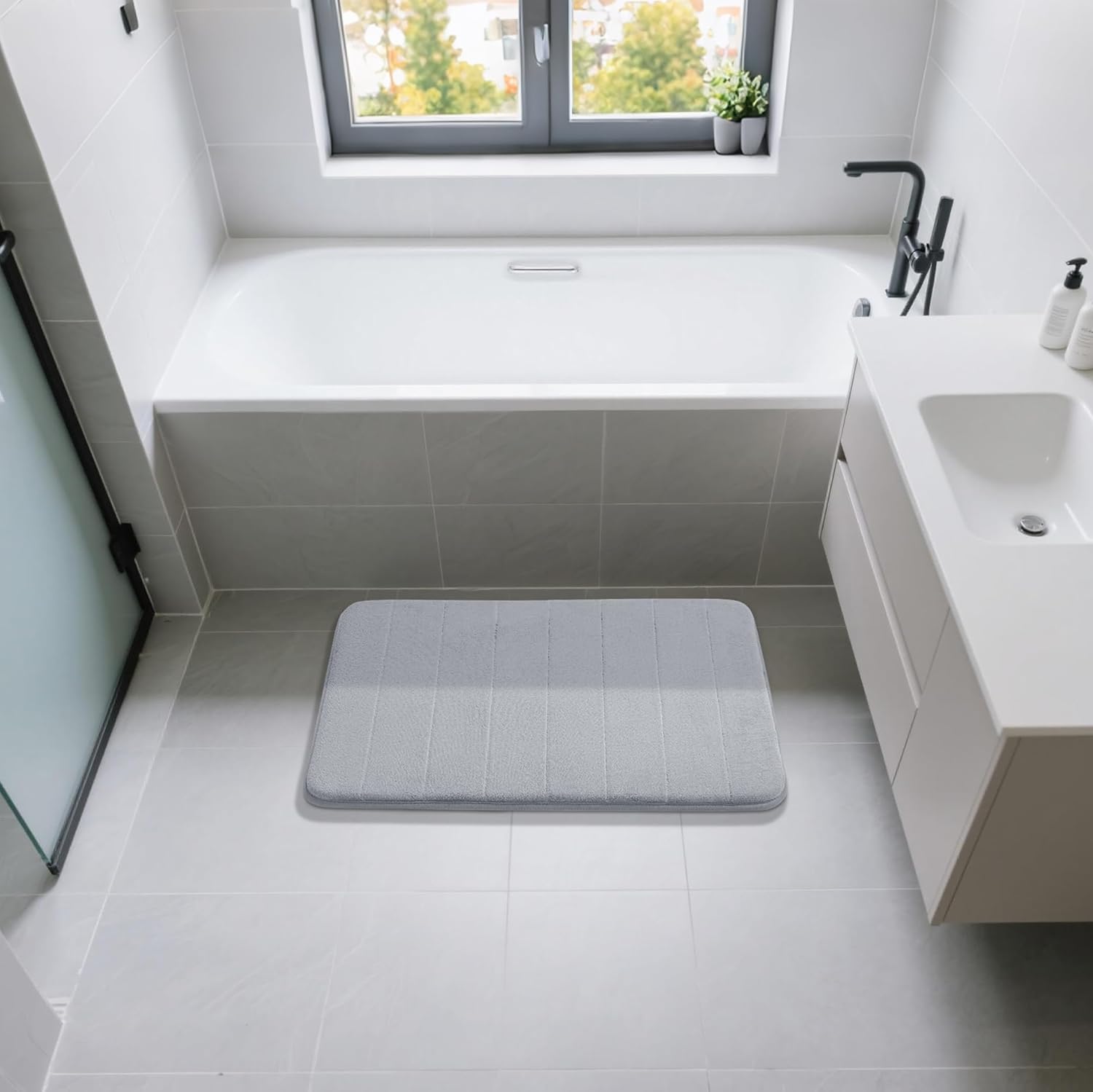 Yimobra Large Bath Mat 36"x24", Super Soft Quick Dry Memory Foam Bathroom Rug, Water Absorbent, Non Slip Backing Machine Washable for Tub Shower, Thick Comfort Support, Silver