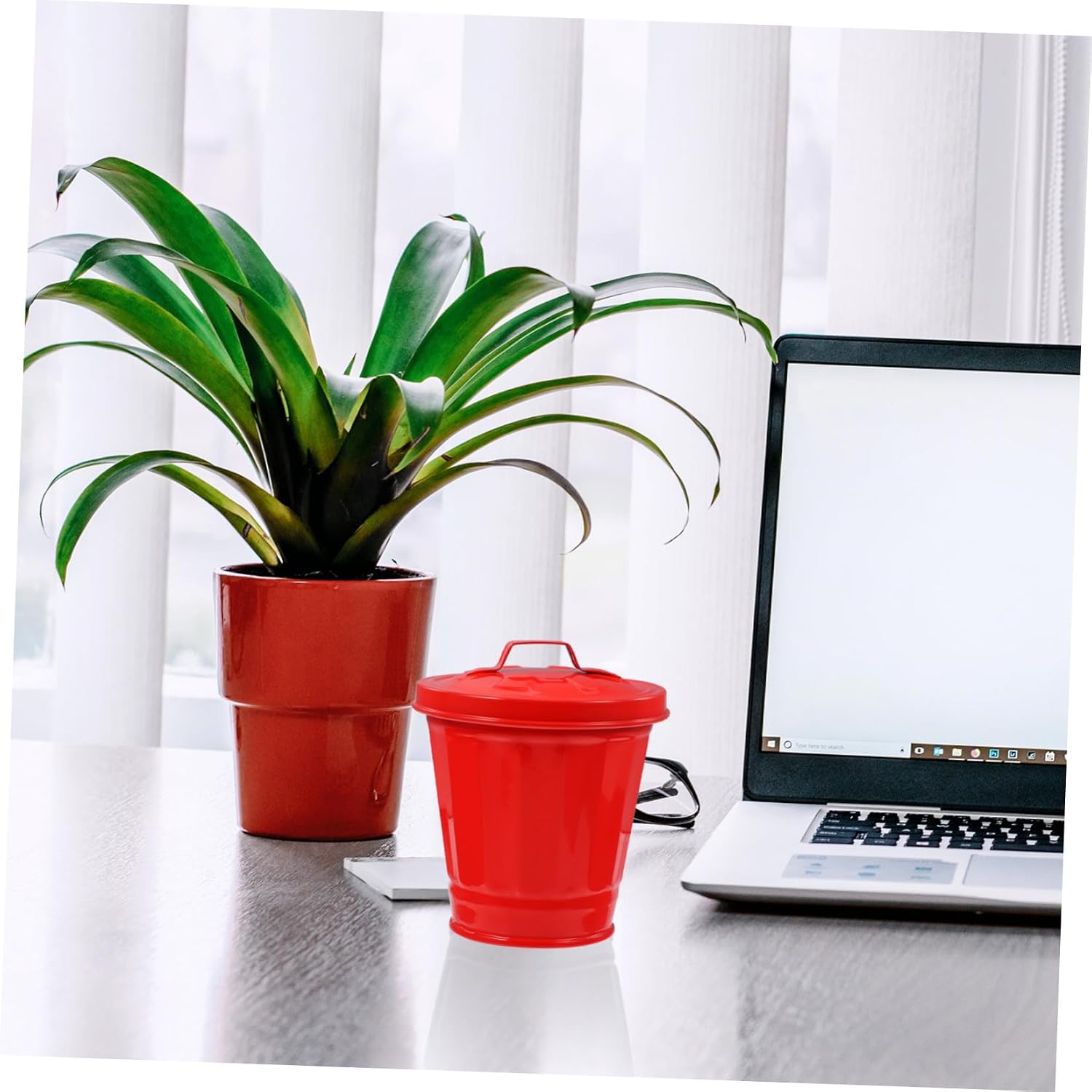 ARTIBETTER 2pcs Mini Desktop Garbage Can with Lid, Red Galvanized Iron Art Small Waste Bucket for Office, Home, and Desktop Storage Organization