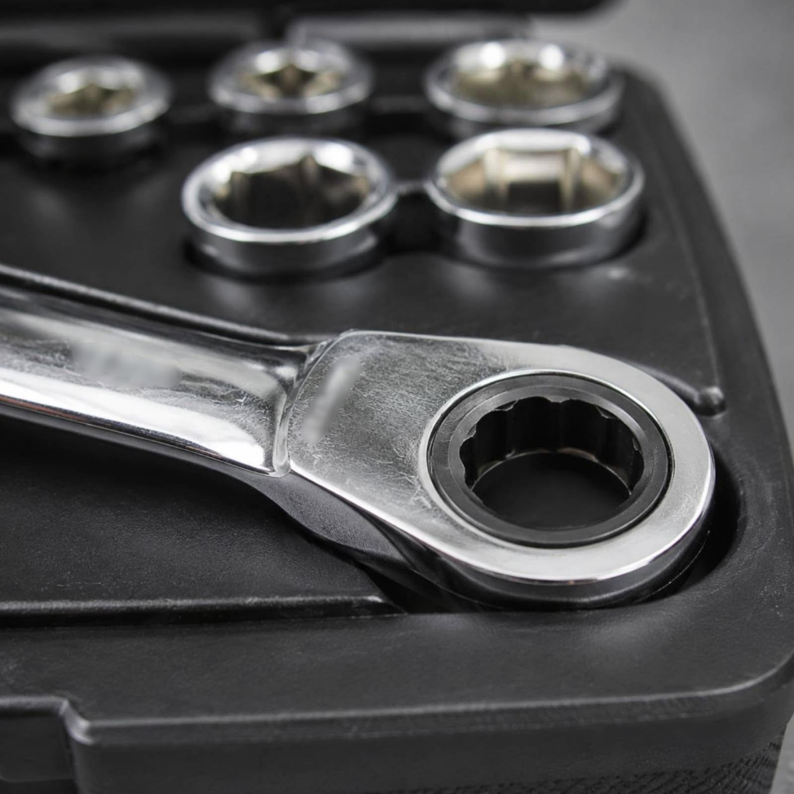 Juego de Llave de Carraca con Vasos Adaptadores y Extensiones Acero Cromo Vanadio de Estuche Organizado con Piezas Uso Práctico Adecuado para Mecánica Bricolaje Garaje Mantenimiento