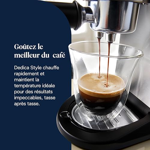 De'Longhi Dedica Style EC685.M, Machine à Expresso avec Buse à Mousse de Lait Professionnelle, Seulement 15 cm de Large, Réservoir de 1 L, Boîtier en Métal, Compatible avec les Dosettes E.S.E, Métal - 3