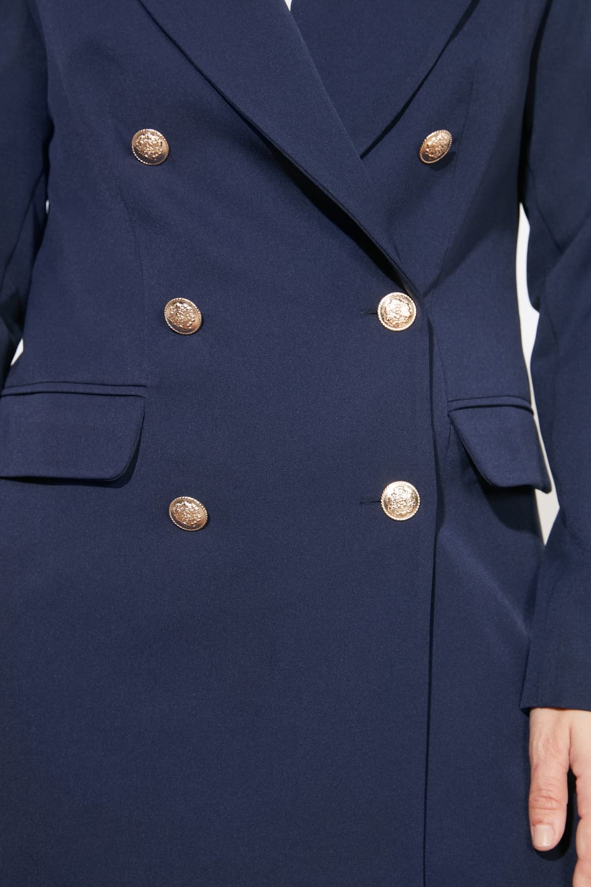 Trendyol Veste Blazer Surdimensionnée À Boutons Bleu Marine Trendyol Veste Blazer surdimensionnée avec Boutons Bleu Marine Femme (Lot de 1)