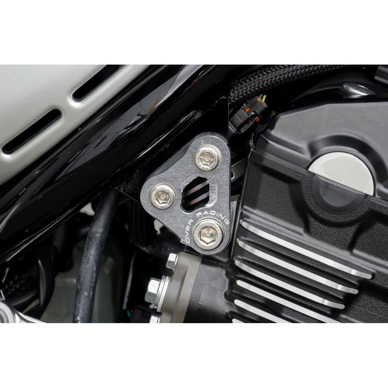 バイク Over racing Z900rs エンジン ハンガー オーヴァーレーシング OVER Racing エンジンハンガー シルバー Z900RS 57-71-05 車 バイク