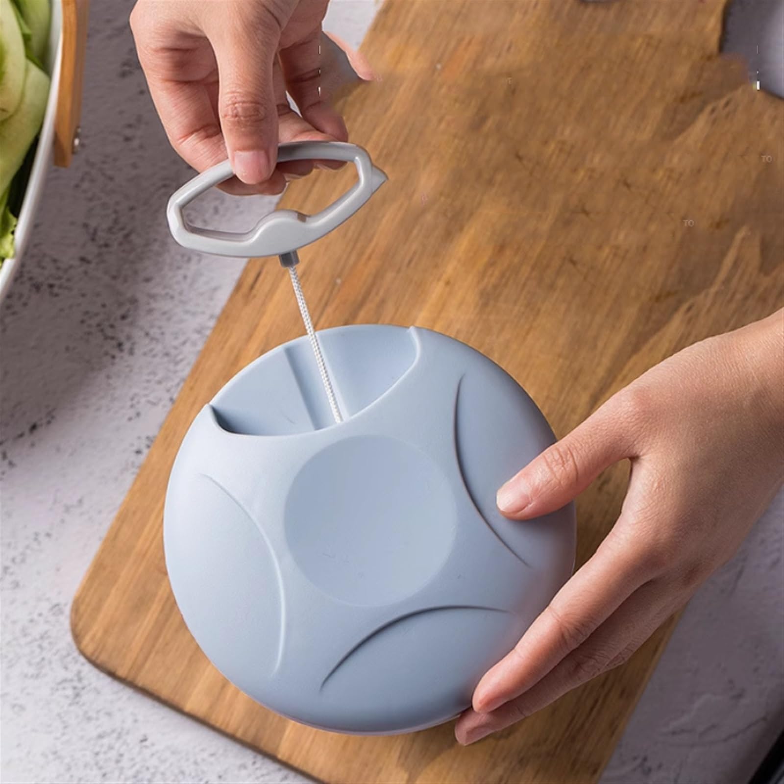 Tritacarne for Aglio, Cipolla, a Mano, con Lame, Portatile, Robot da Cucina Manuale, tritaverdure, Facile da Pulire, for Zenzero, Frutta, Noci, Erbe aromatiche(Blue,13 * 13.5cm)