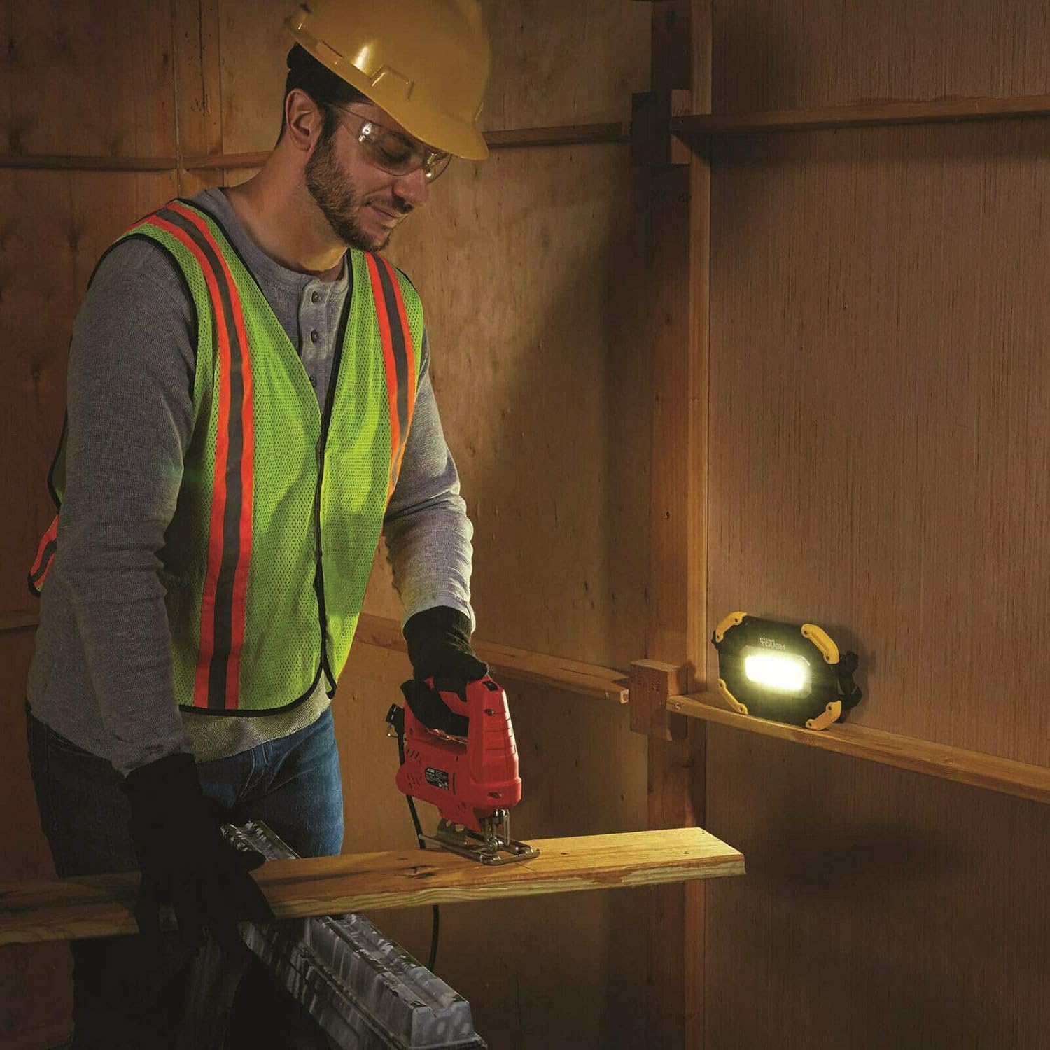 One-Day Sale: Up to 60% Off Hyper Tough 2500-Lumen RECHARGEABLE LED WORK LIGHT FOLDABLE HANDLE Lithium-Ion