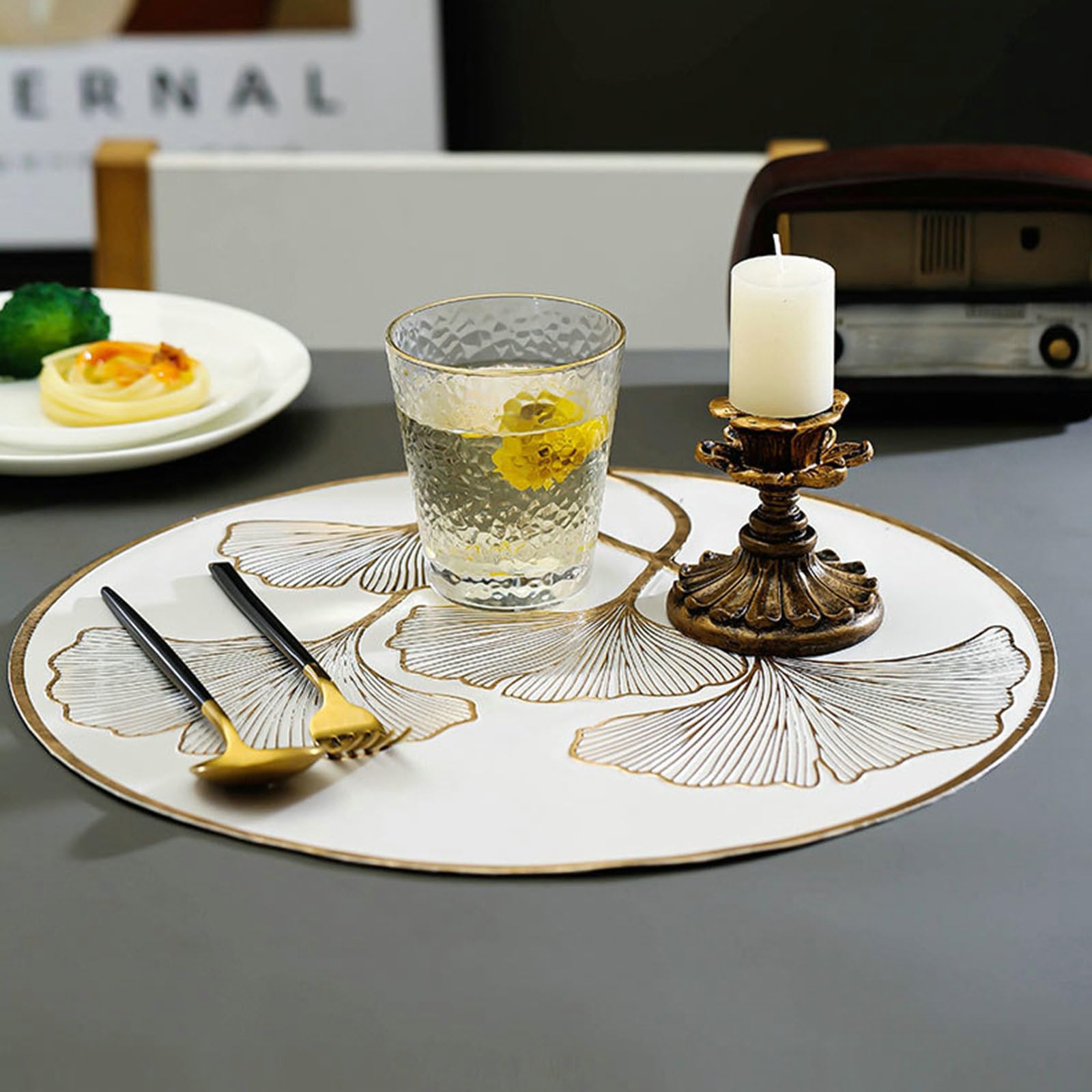 Set de Table Lot de 10, Sets de Table Lavables PVC Rond Motif de Feuilles de Ginkgo de Style Européen Antidérapant, Résistant à la Chaleur, pour Cuisine, Or, 38CM