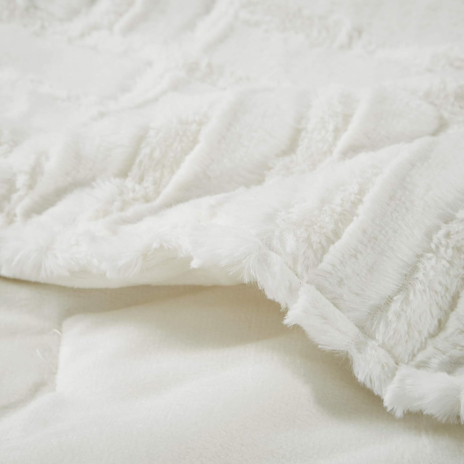Madison Park Arctic Luxury Ultra Plush Down Alternative Throw 50x60 Geometric Premium Soft Cozy Long Fur Plush For Bed, Couch or Sofa, 50"x60", Ivory