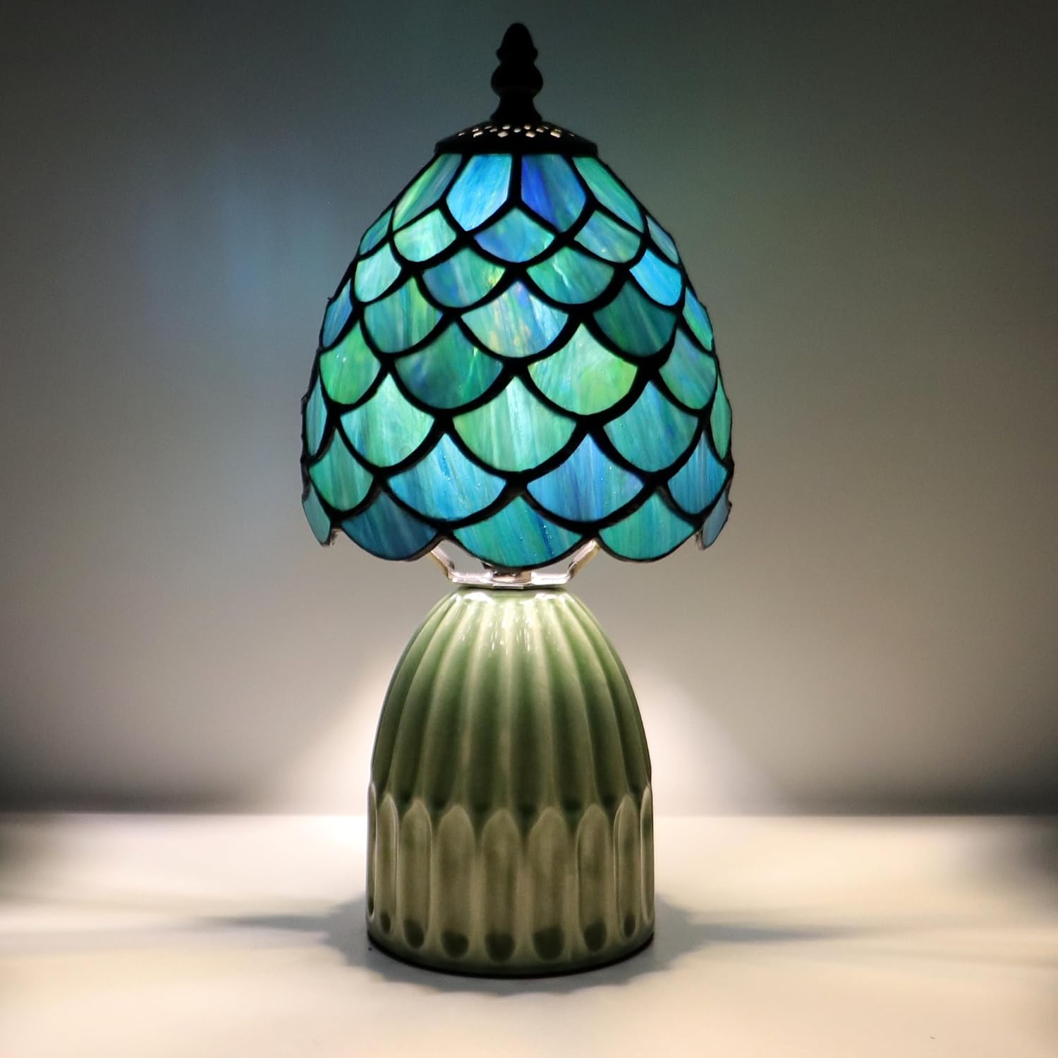Tiffany Lamp Stained Glass Mushroom Table Lamps 6X6X12.5 Inch Sea Blue Fish Scale Style Small Night Light Ceramic Base Mini Accent Desk Light Suitable for Bedside Table Bedroom Children Room