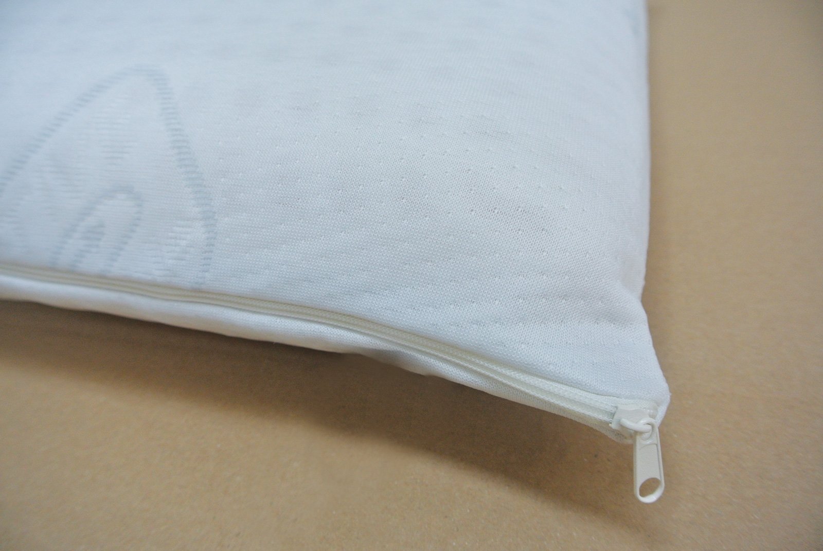 Baldiflex Lot de 2 Oreillers Latex, Housse en Maxicool, déhoussable Zip, Coussins modéle Orthopédique 70x40x12 cm