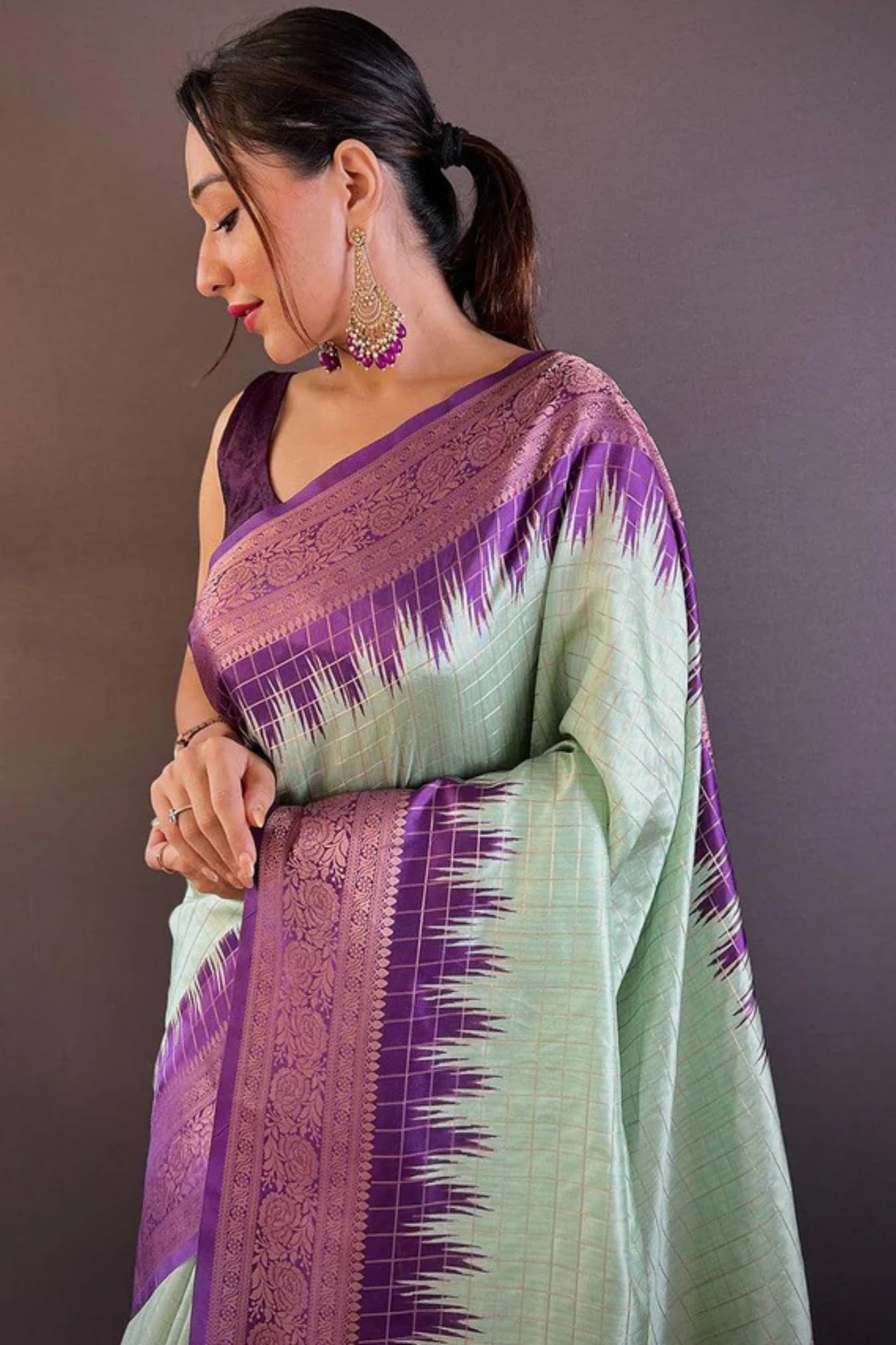 SGF11 Women's Kanjivaram Soft Silk Gadwal Pattu Sarees With Zari Checks Weaving product image 2
