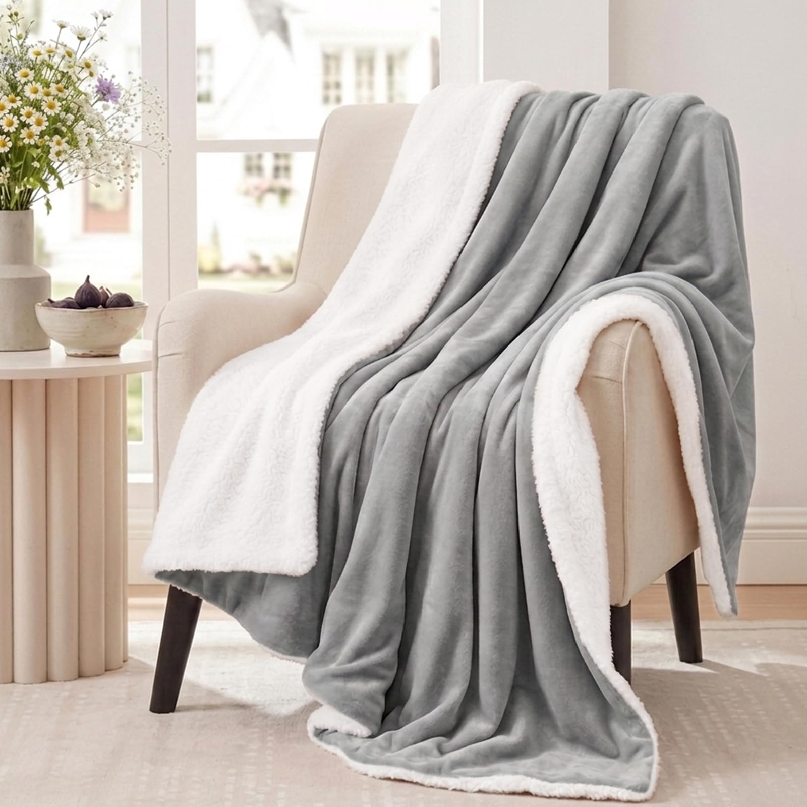 Aisbo Sherpa Decke Kuscheldecke Flauschig, Sofadecke Couch, 150x200 Grau | Wolldecke Winter Fleecedecke Weich, Dicke Wohndecke Couchdecke Sofa Decke Fleece, Geschenke für Frauen